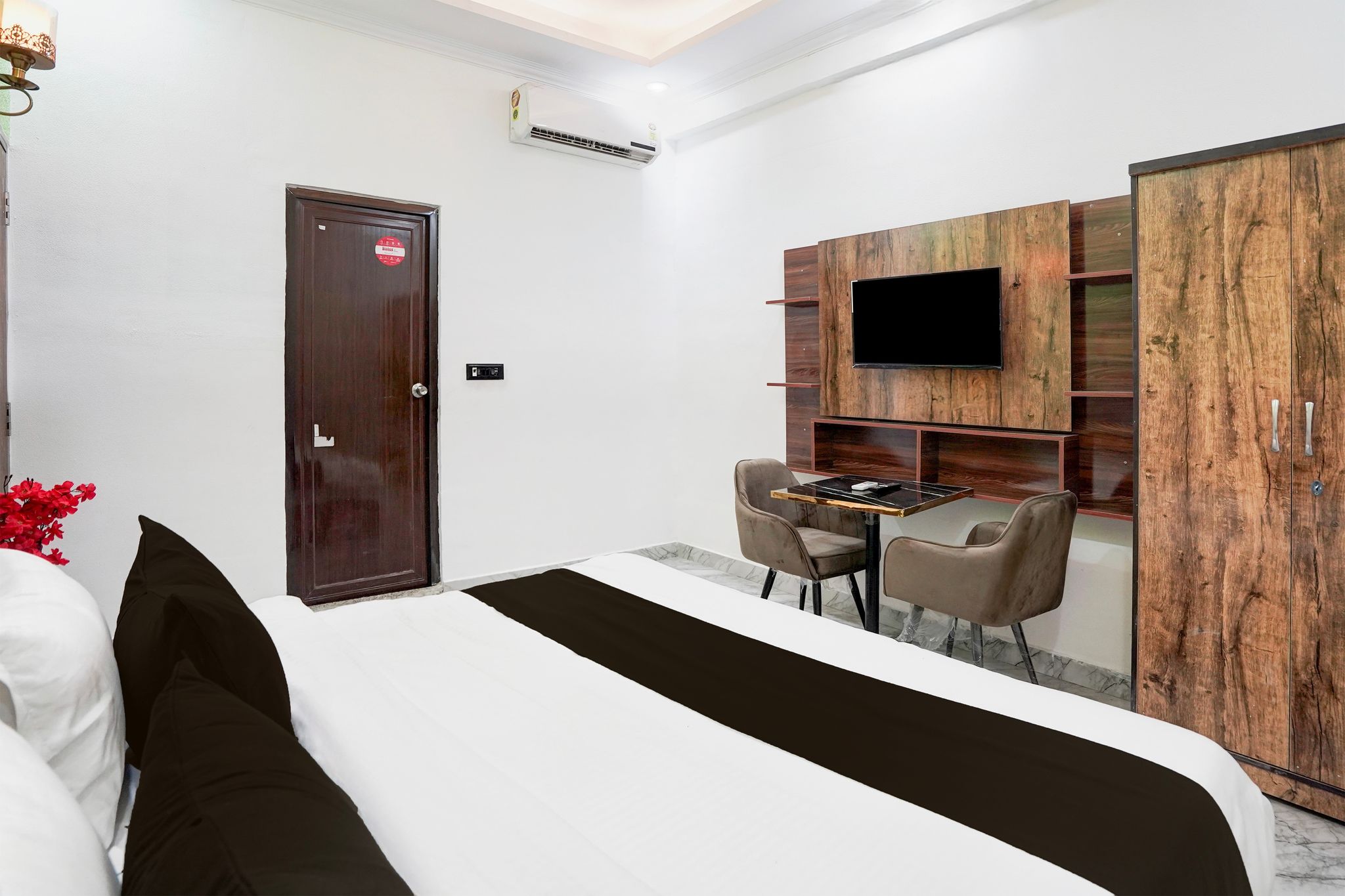 Collection O Shandilya Grand Residency Classic 14