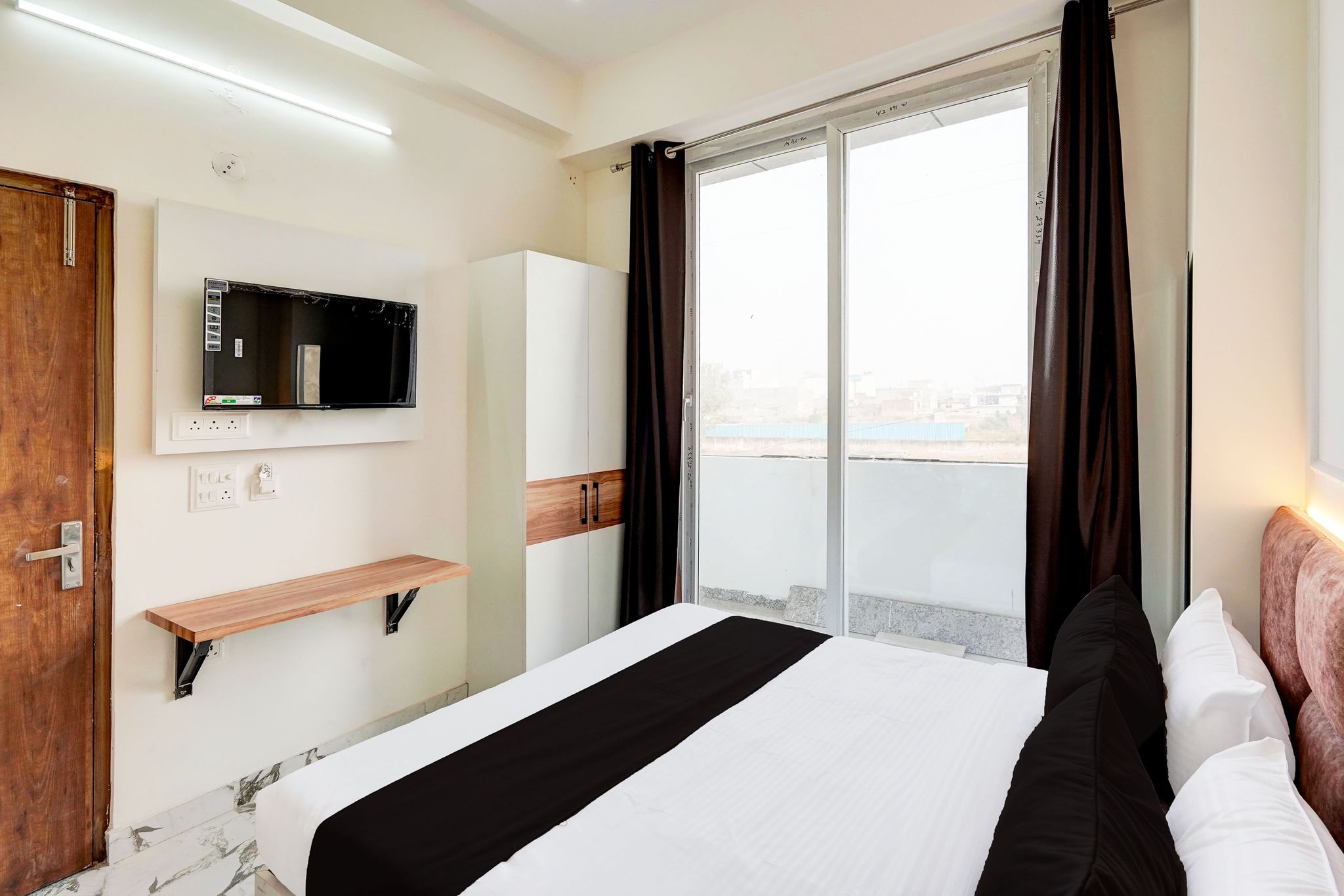 Super Collection O Surajpur Chowk Greater Noida Classic 5