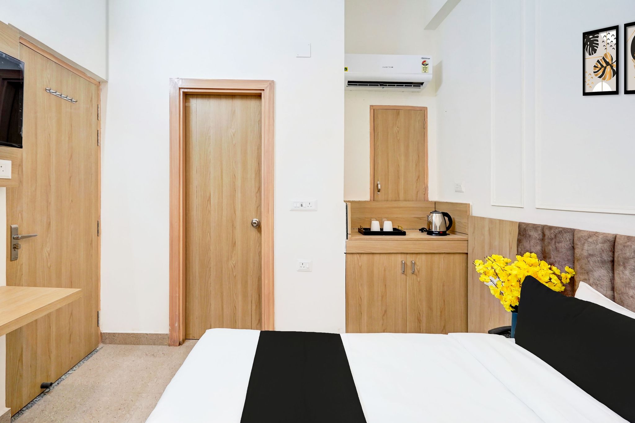 Super Collection O Surajpur Chowk Greater Noida Classic 15