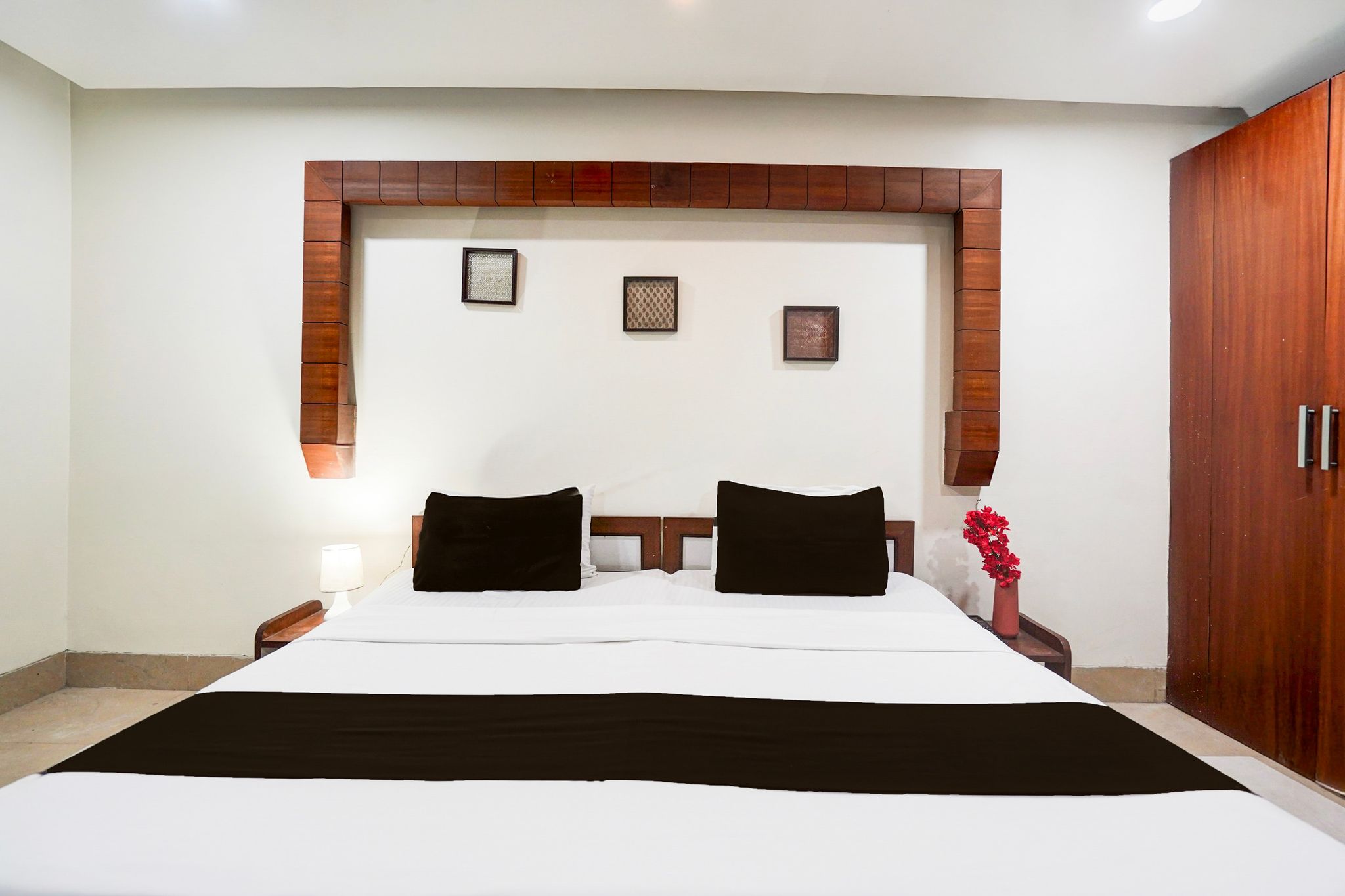 Super Town house Tuessday Suites Near Mr Bhatura Bala Sector 122 Classic 3