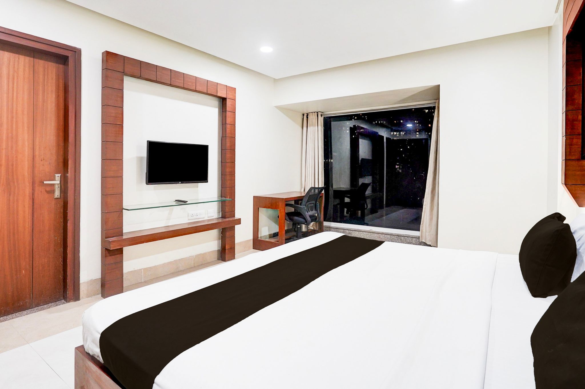 Super Town house Tuessday Suites Near Mr Bhatura Bala Sector 122 Classic 5