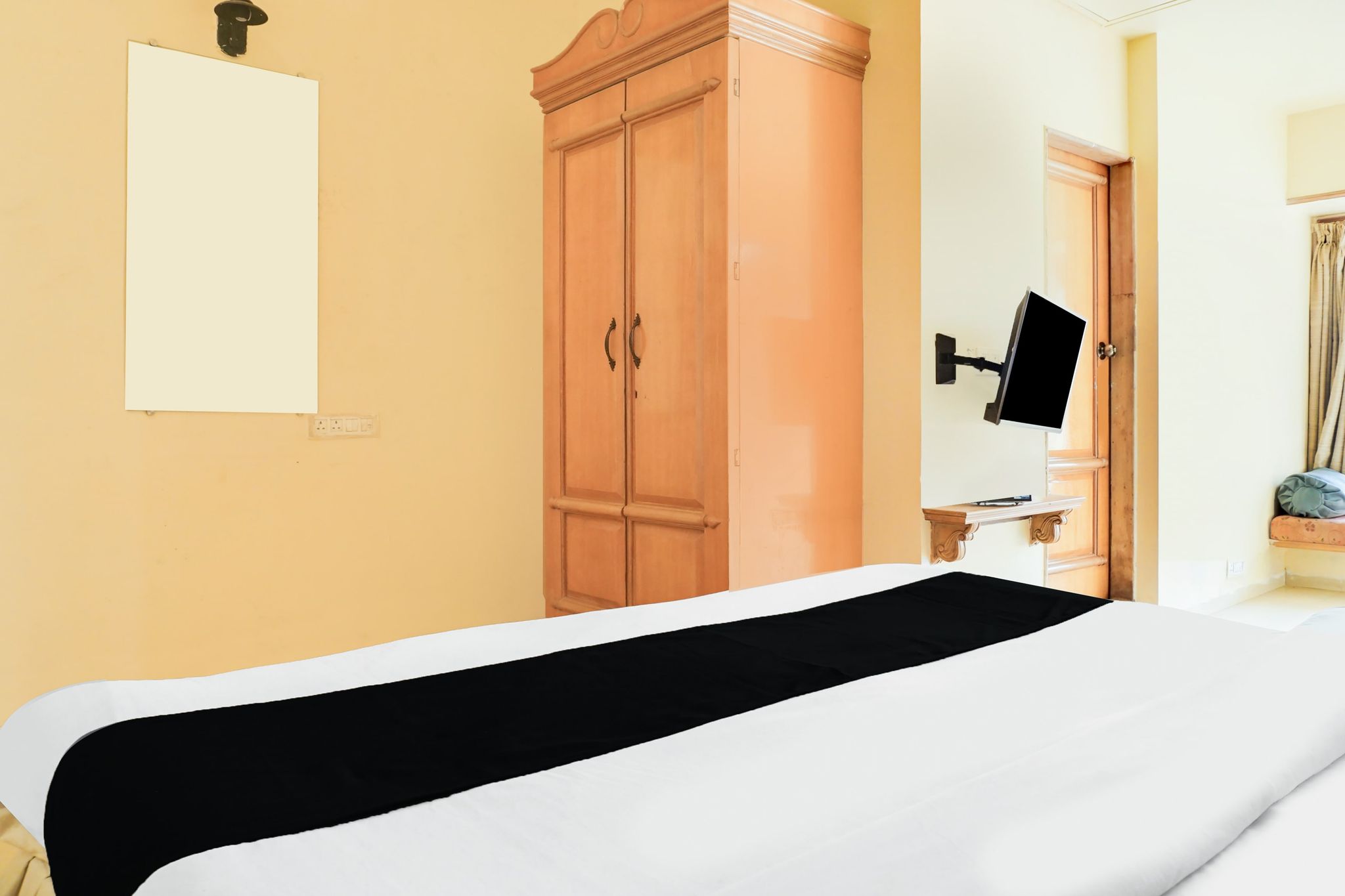 Super Townhouse Oak Baner Road Pune Formerly Hotel Rajwada Classic 6