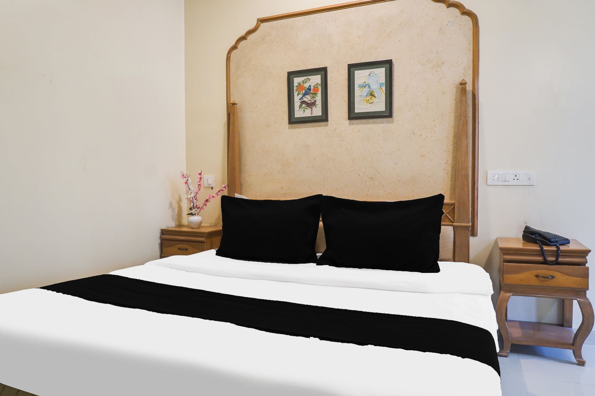 Super Townhouse Oak Baner Road Pune Formerly Hotel Rajwada Classic 9