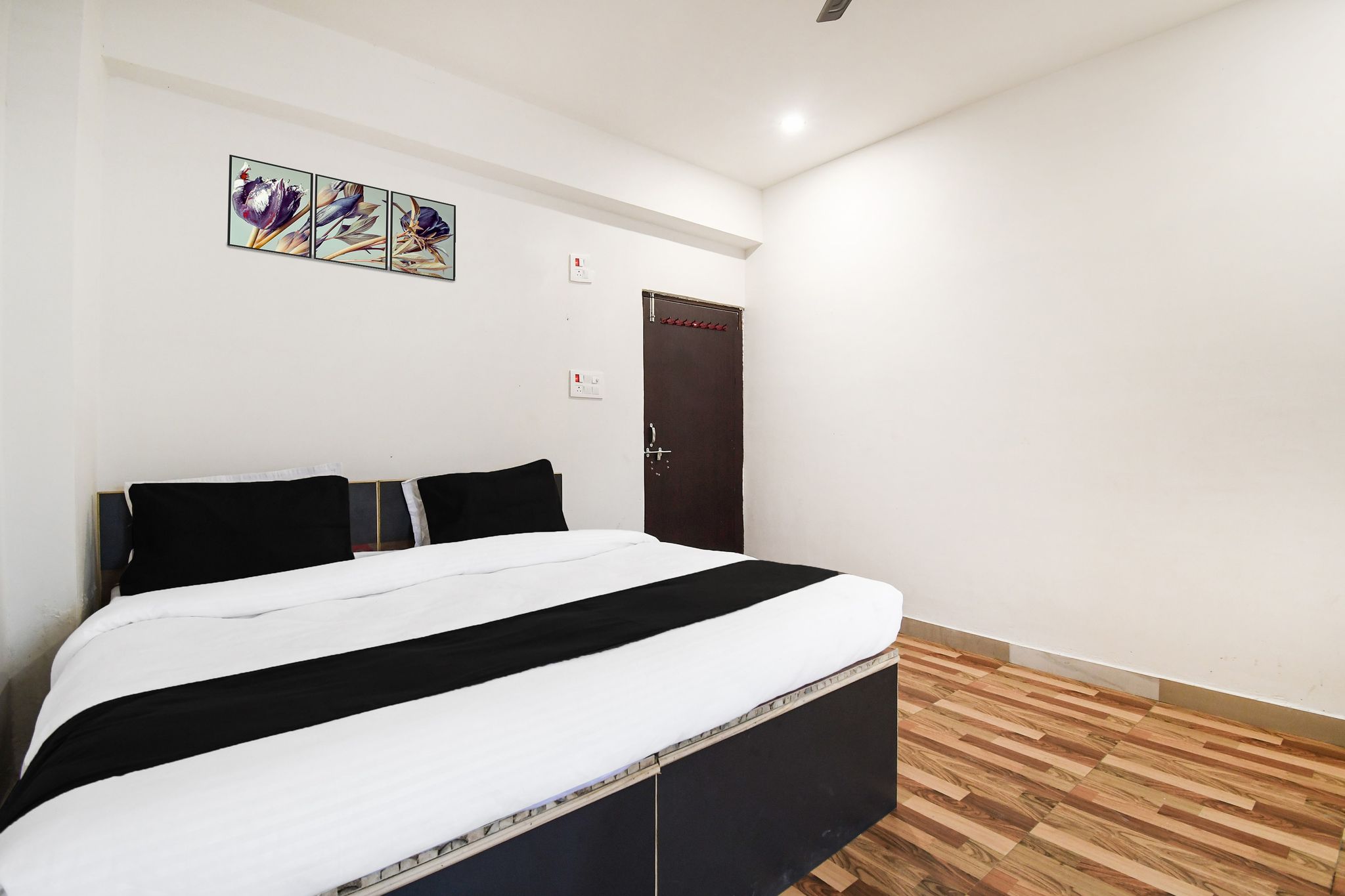 Hotel O by OYO SHIVA RESIDENCY INN Classic 8