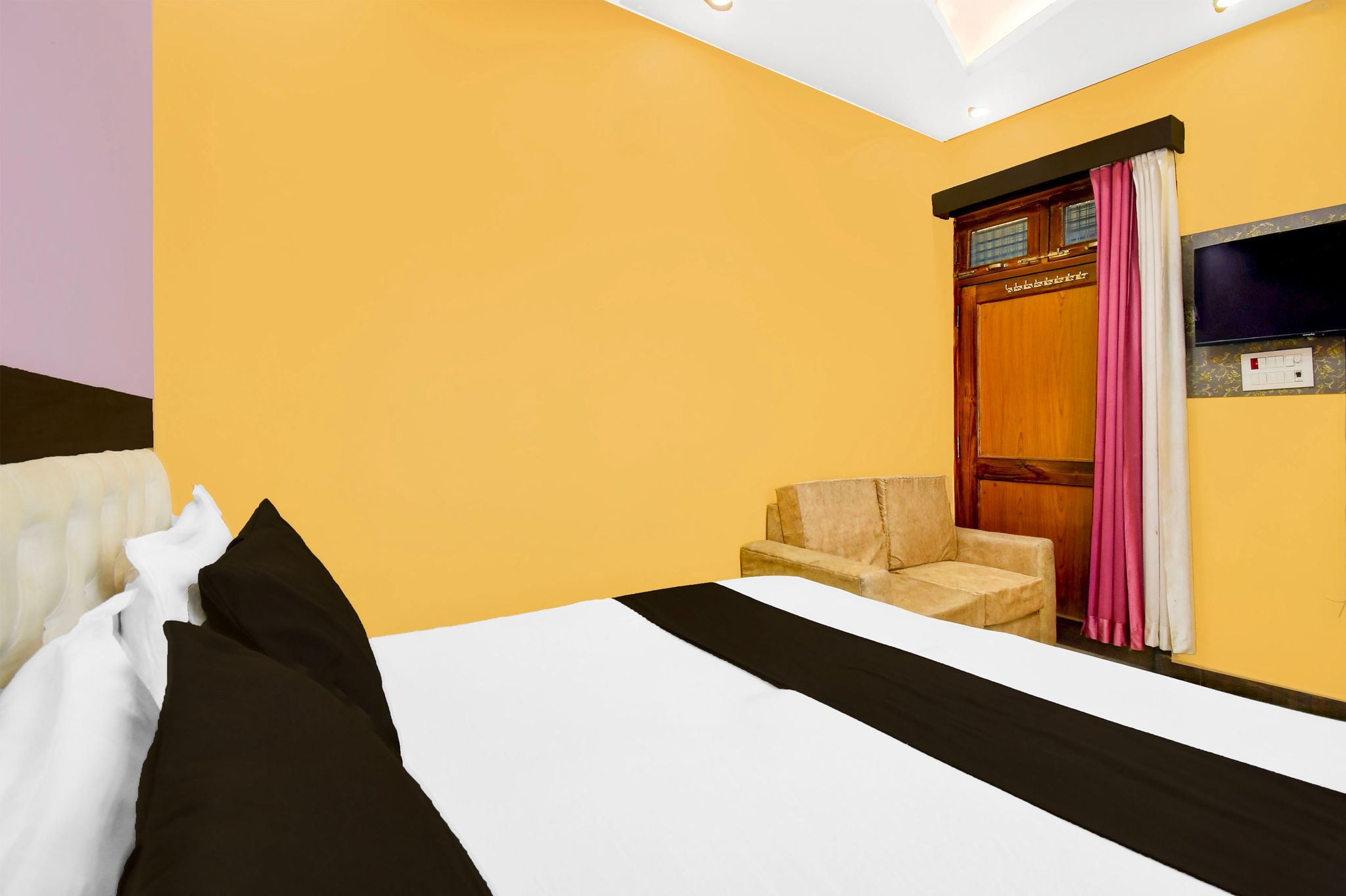 Hotel O Amhat Sultanpur City Classic 7