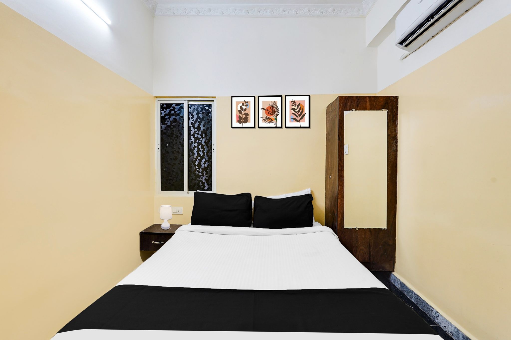 Super Hotel O Karakambadi Road Near Leela Mahal Circle Classic 7
