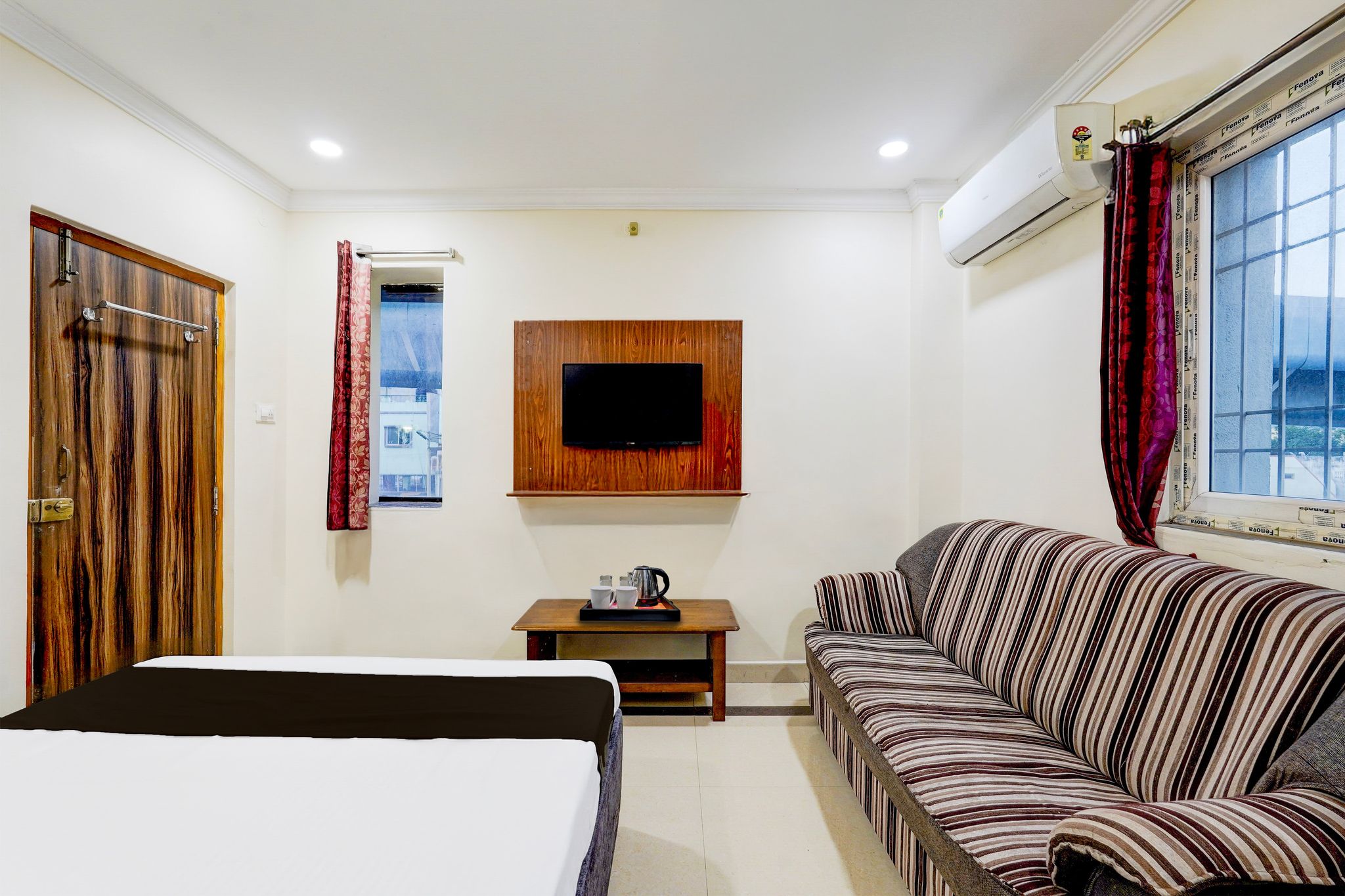 Super Hotel O Airport Road Near Leela Mahal Classic 15