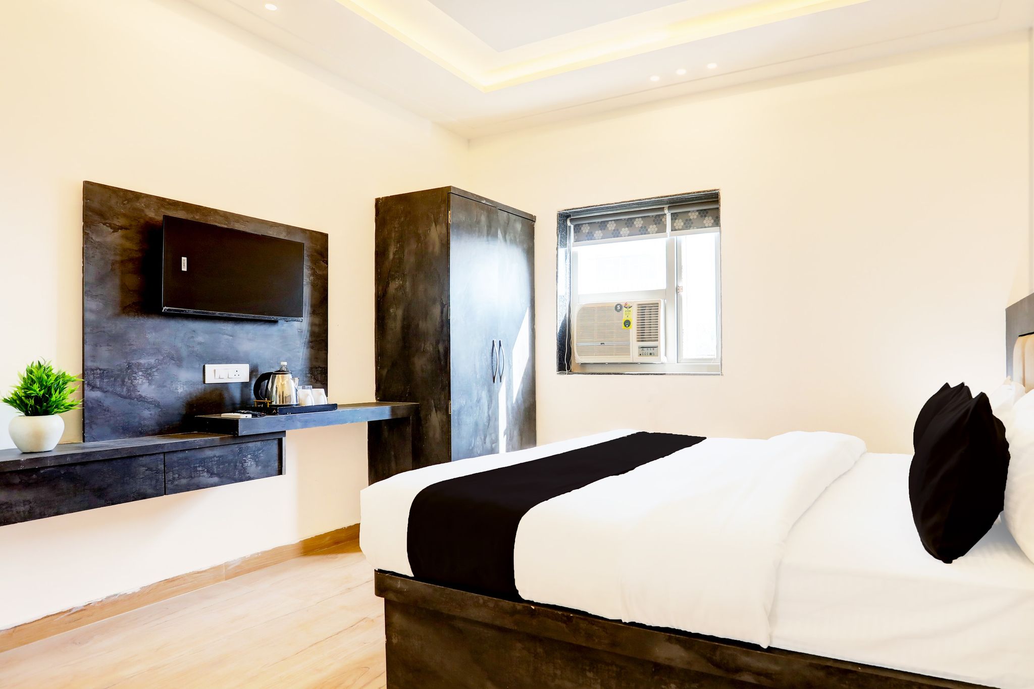 Super Townhouse Balua Road Pahadiya Classic 8