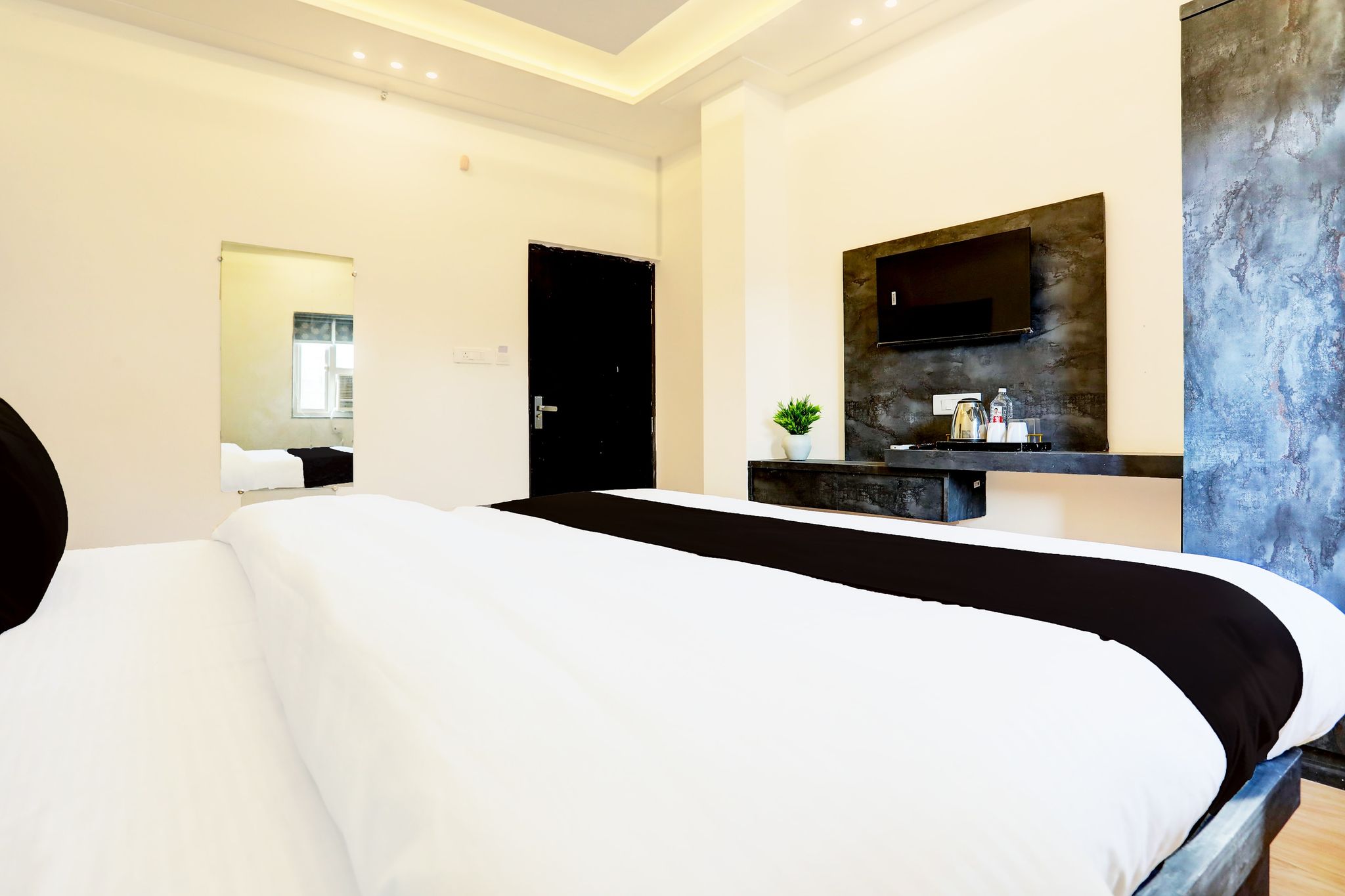 Super Townhouse Balua Road Pahadiya Classic