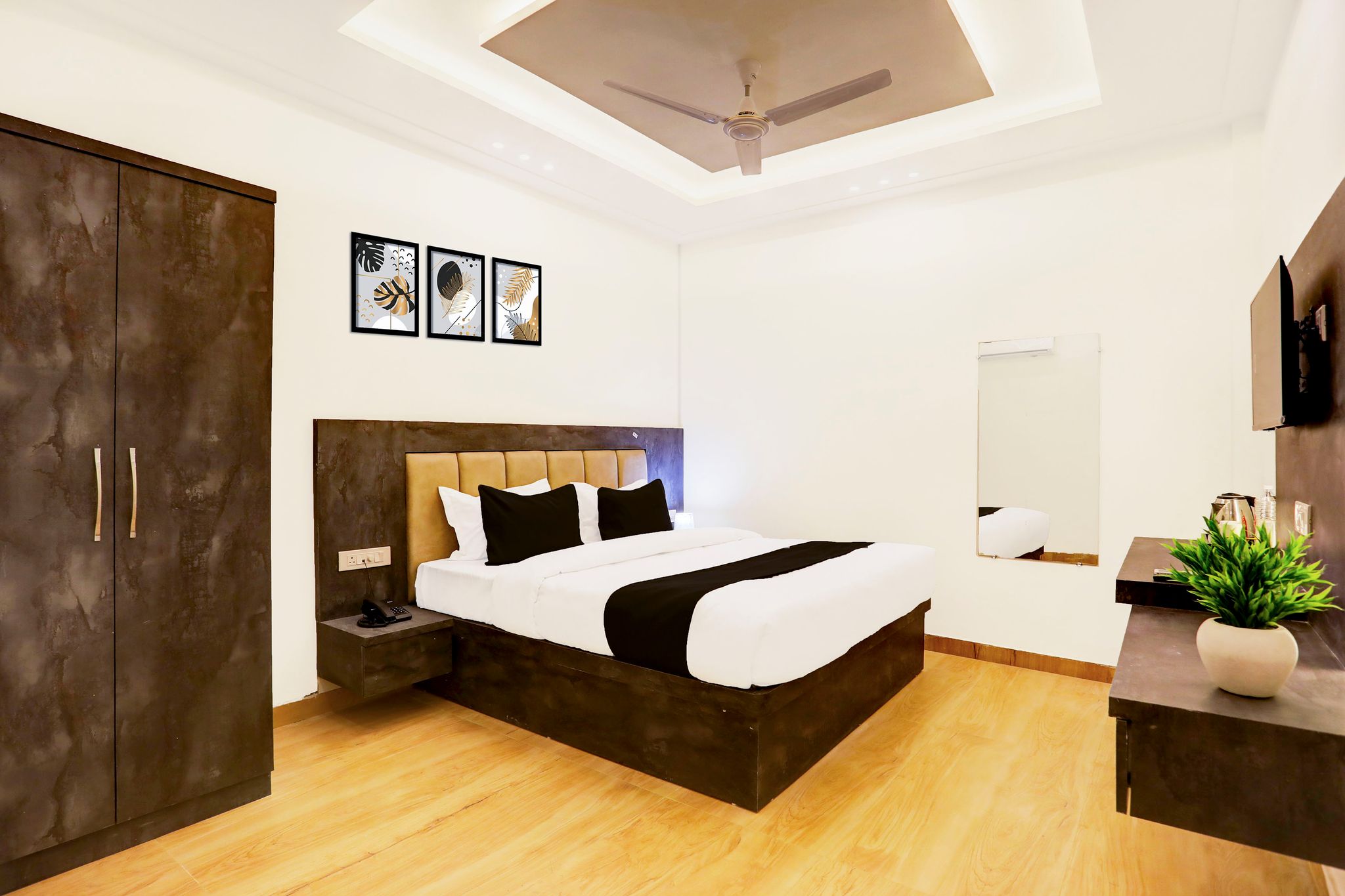 Super Townhouse Balua Road Pahadiya Classic 10