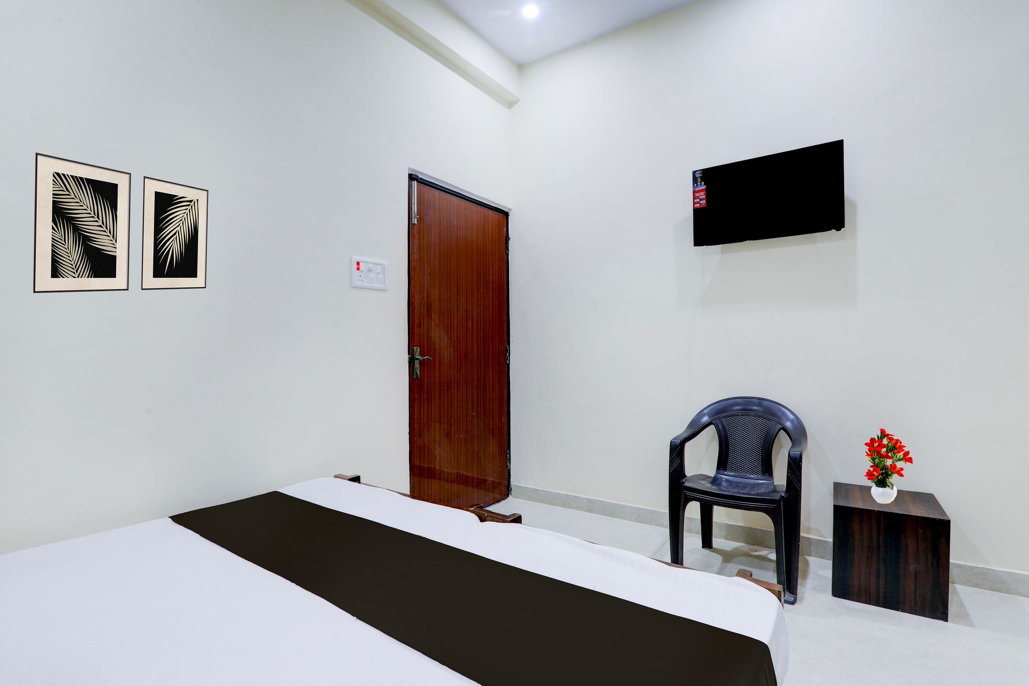 Super Hotel O Sudhirpur near Phonix Hospital Classic 10