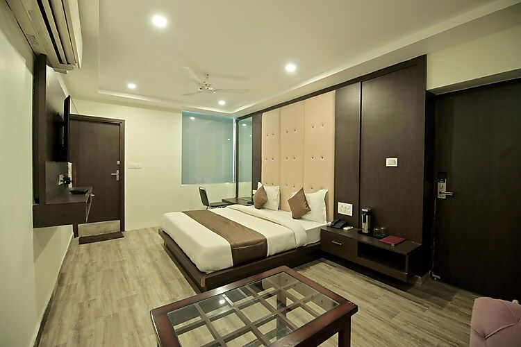 Super luxury with bathtub