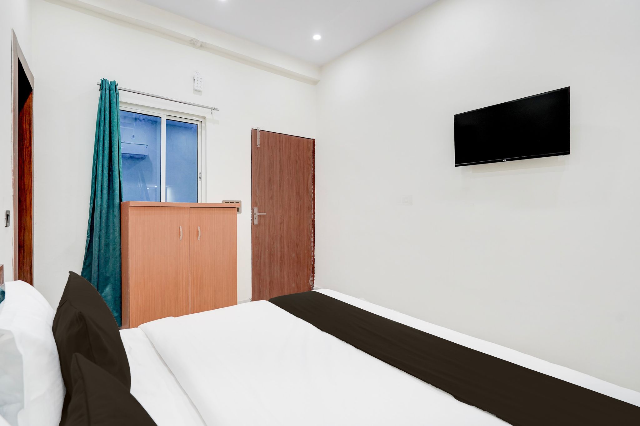 Hotel O Shree Ji Puram Near Prem Mandir Classic 11