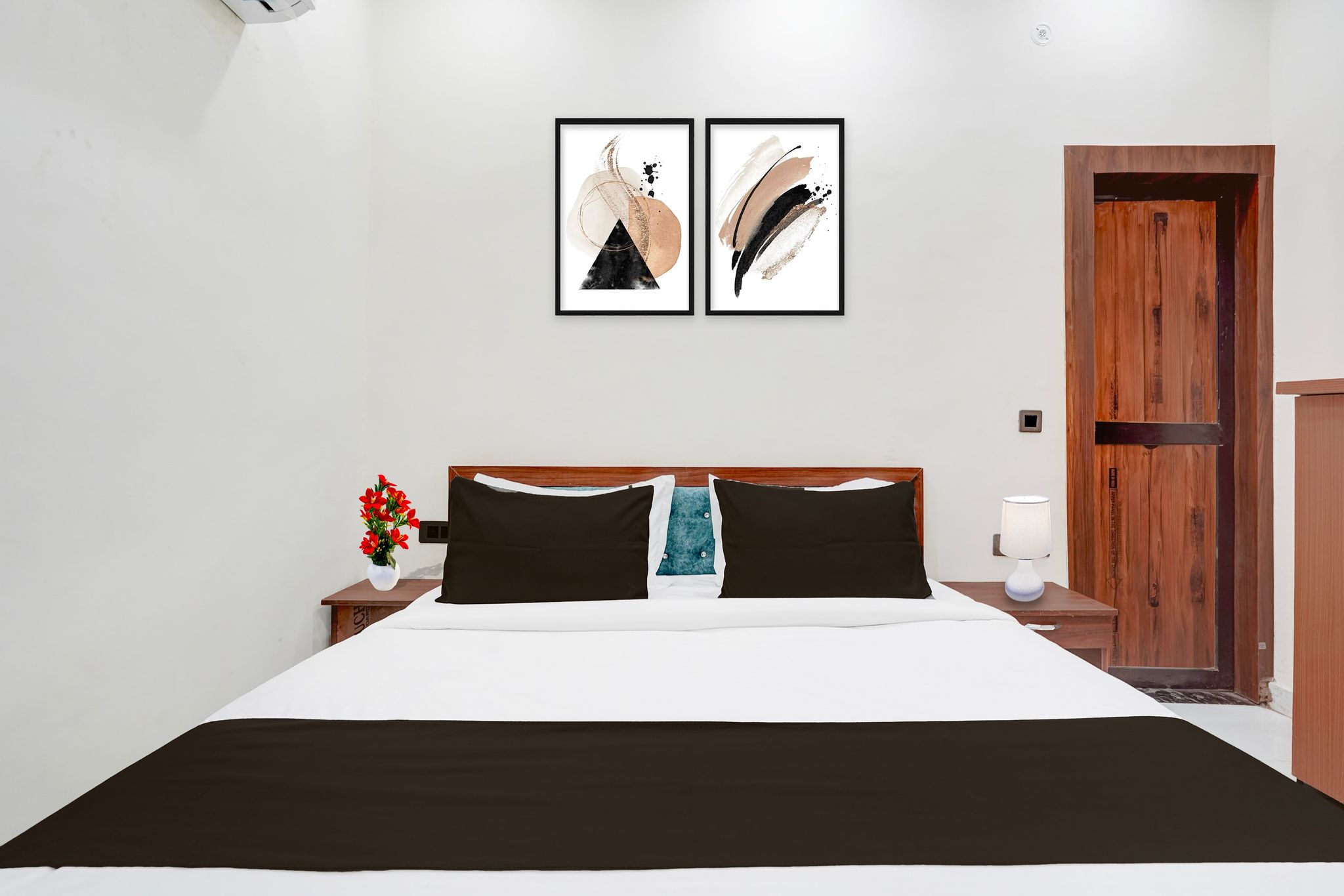 Hotel O Shree Ji Puram Near Prem Mandir Classic 8