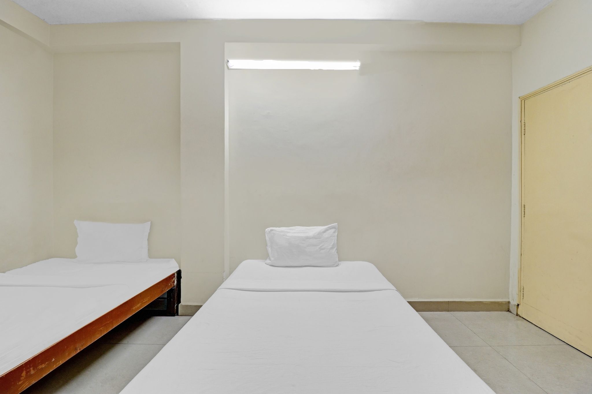 Hotel O by OYO National Deluxe Lodge Classic 13