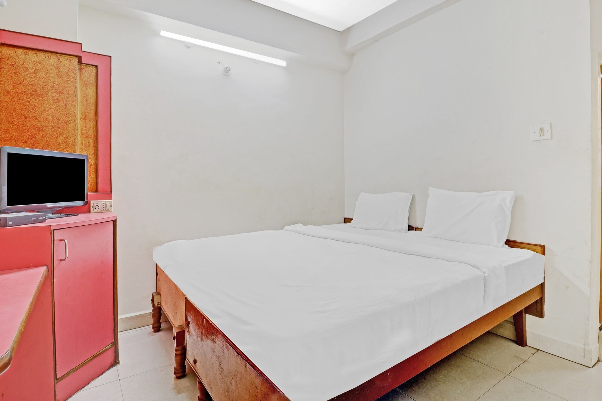 Hotel O by OYO National Deluxe Lodge Classic 15