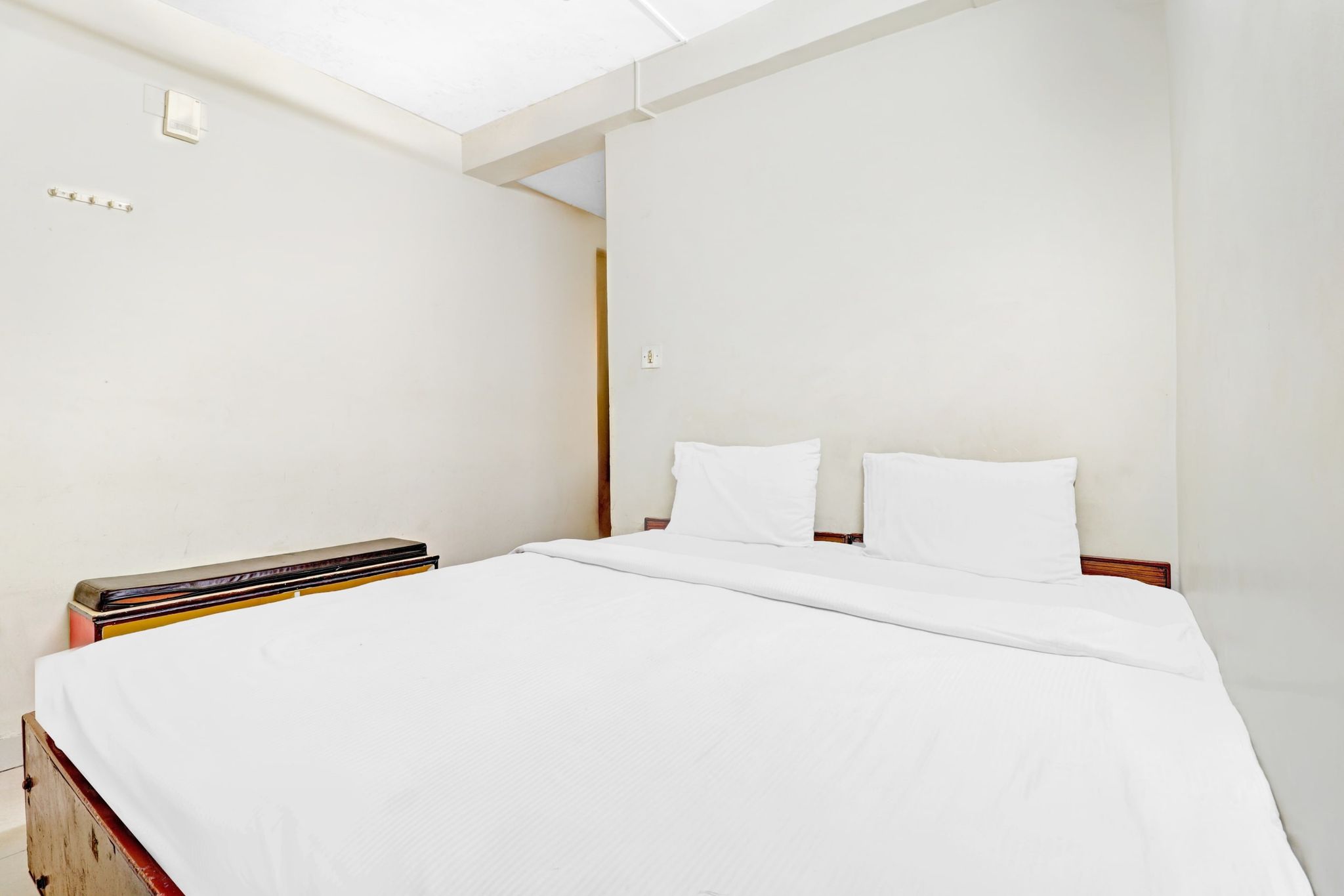 Hotel O by OYO National Deluxe Lodge Classic 11