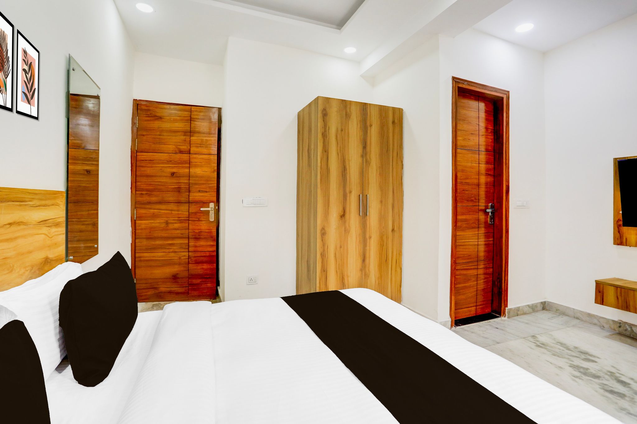 Hotel O The Param continental Classic 15