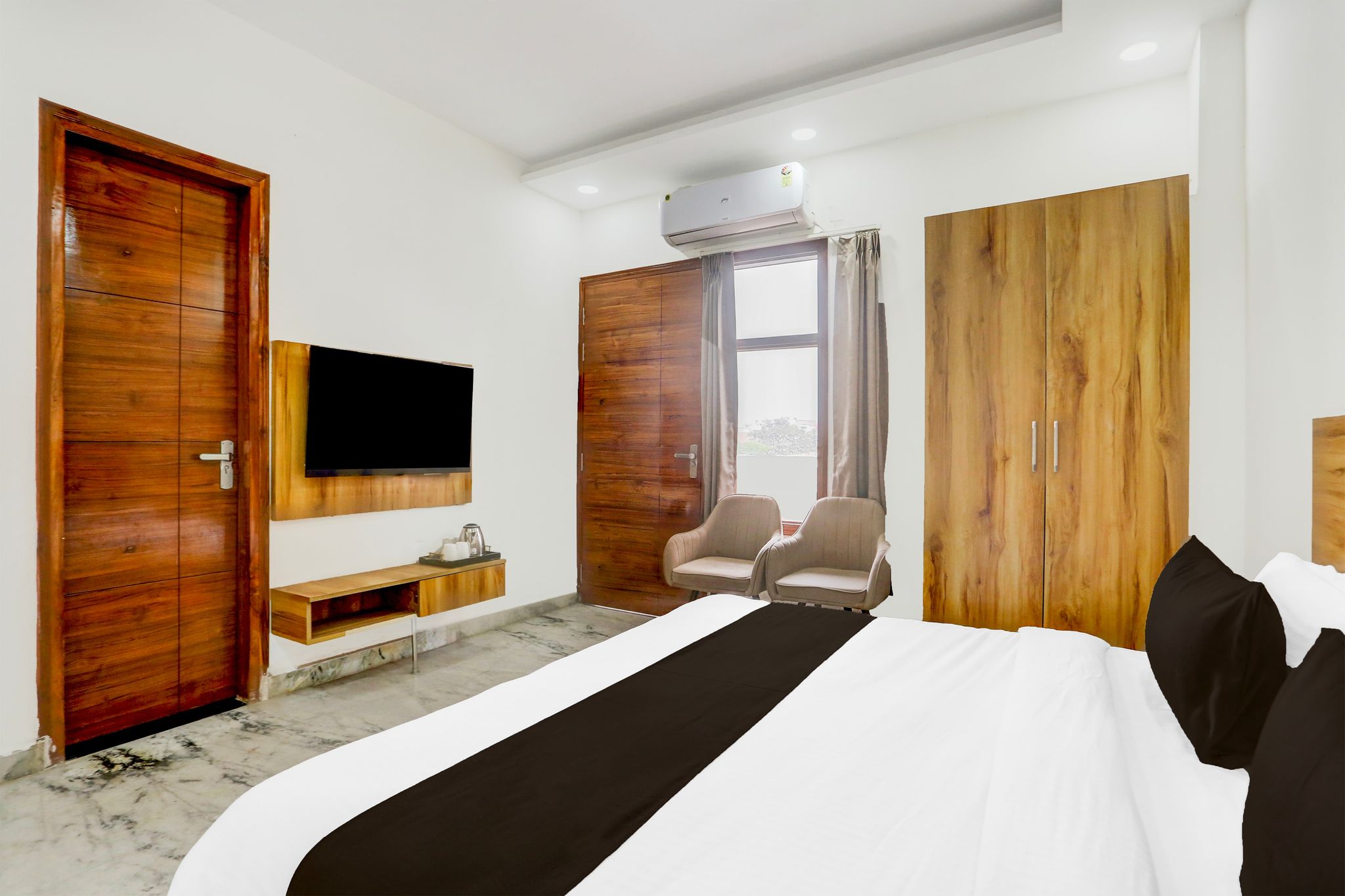 Hotel O The Param continental Classic 9