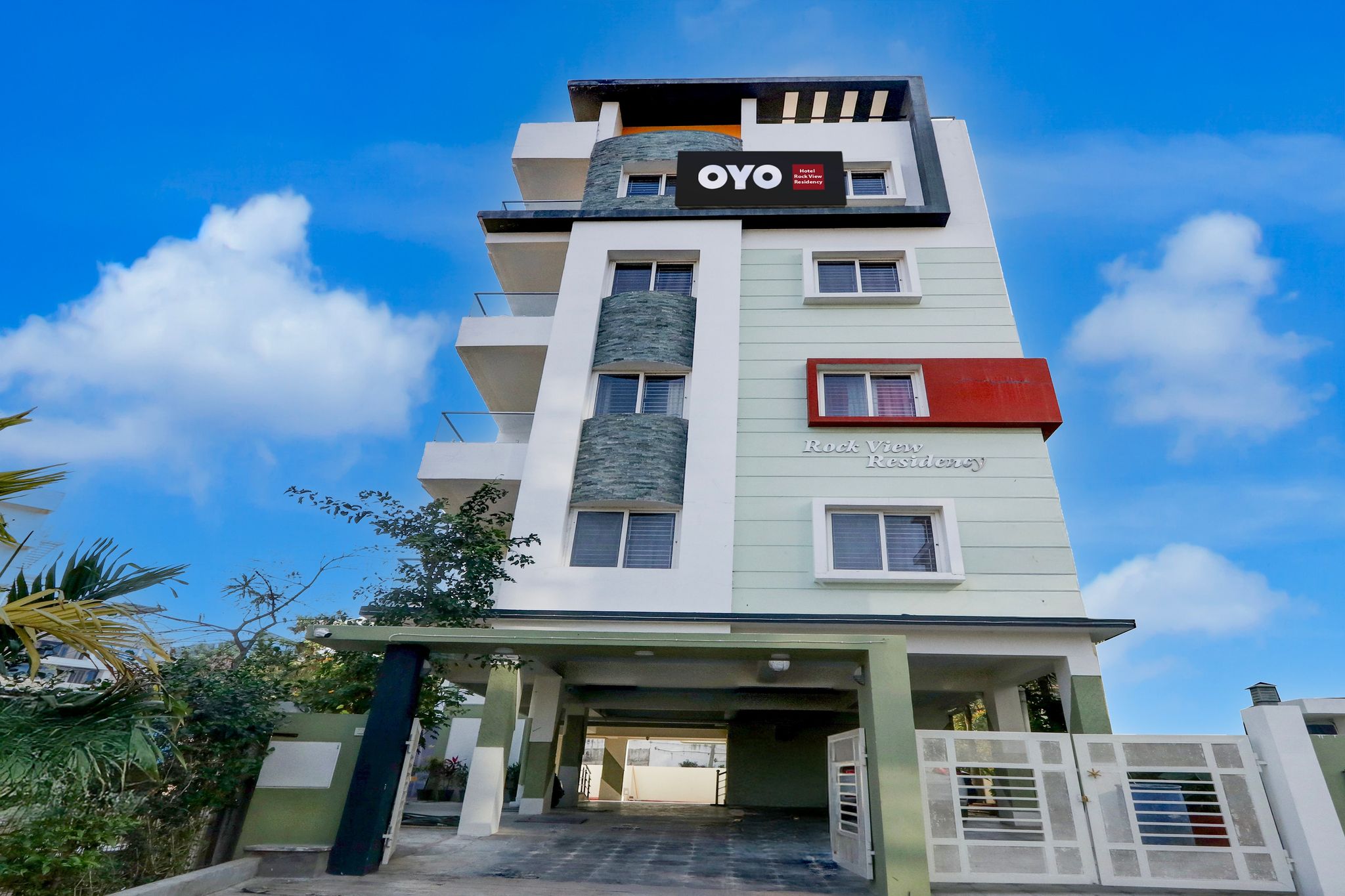 Hotel O Rock View Suits