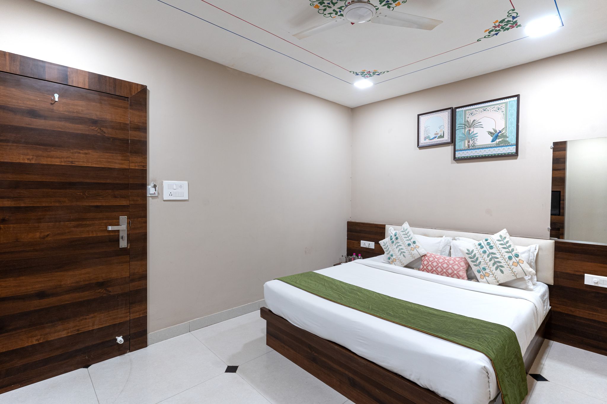 Hotel Rawla Udaipur Deluxe room 2