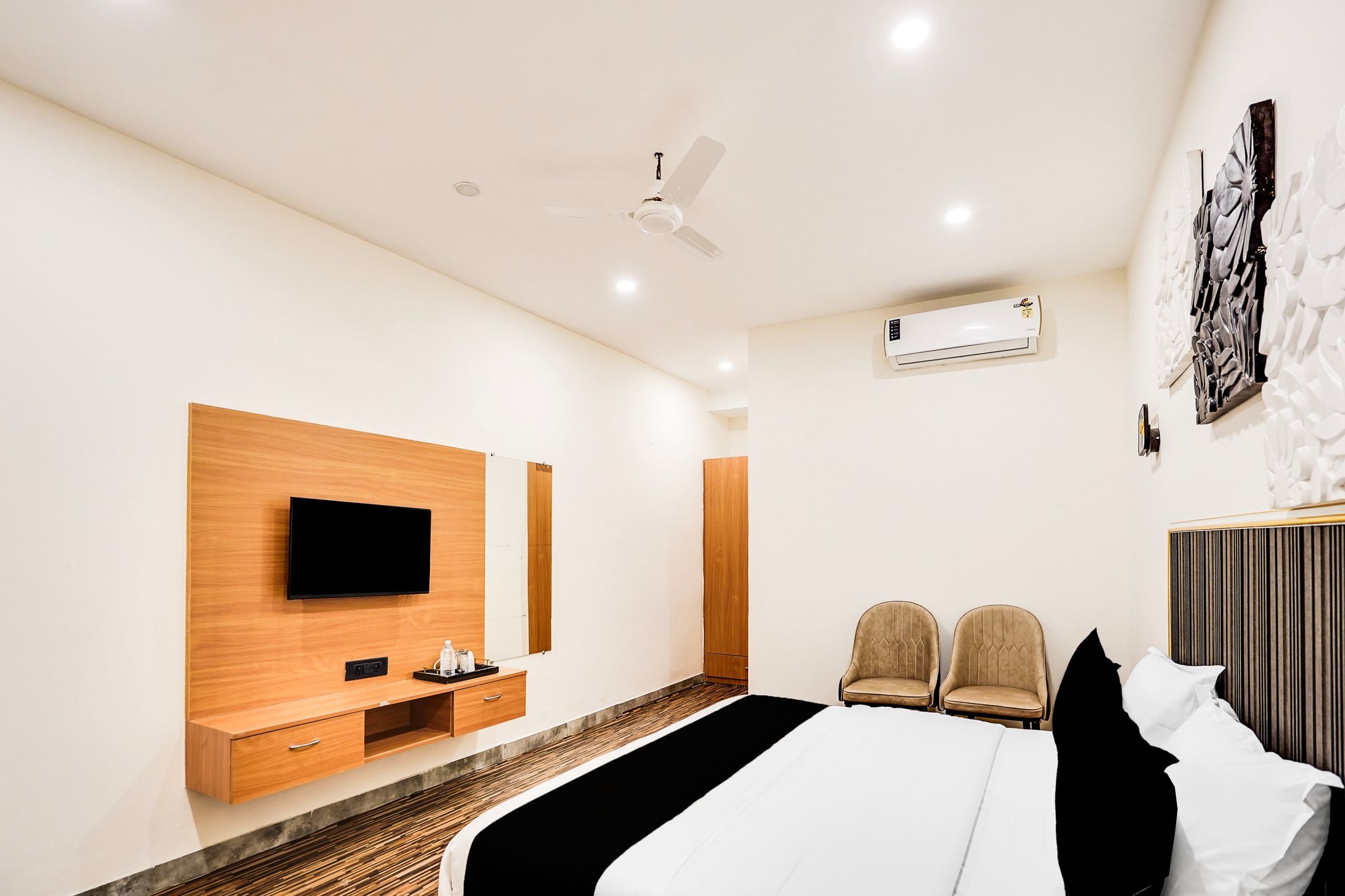 Hotel O by OYO Indriya Classic 17