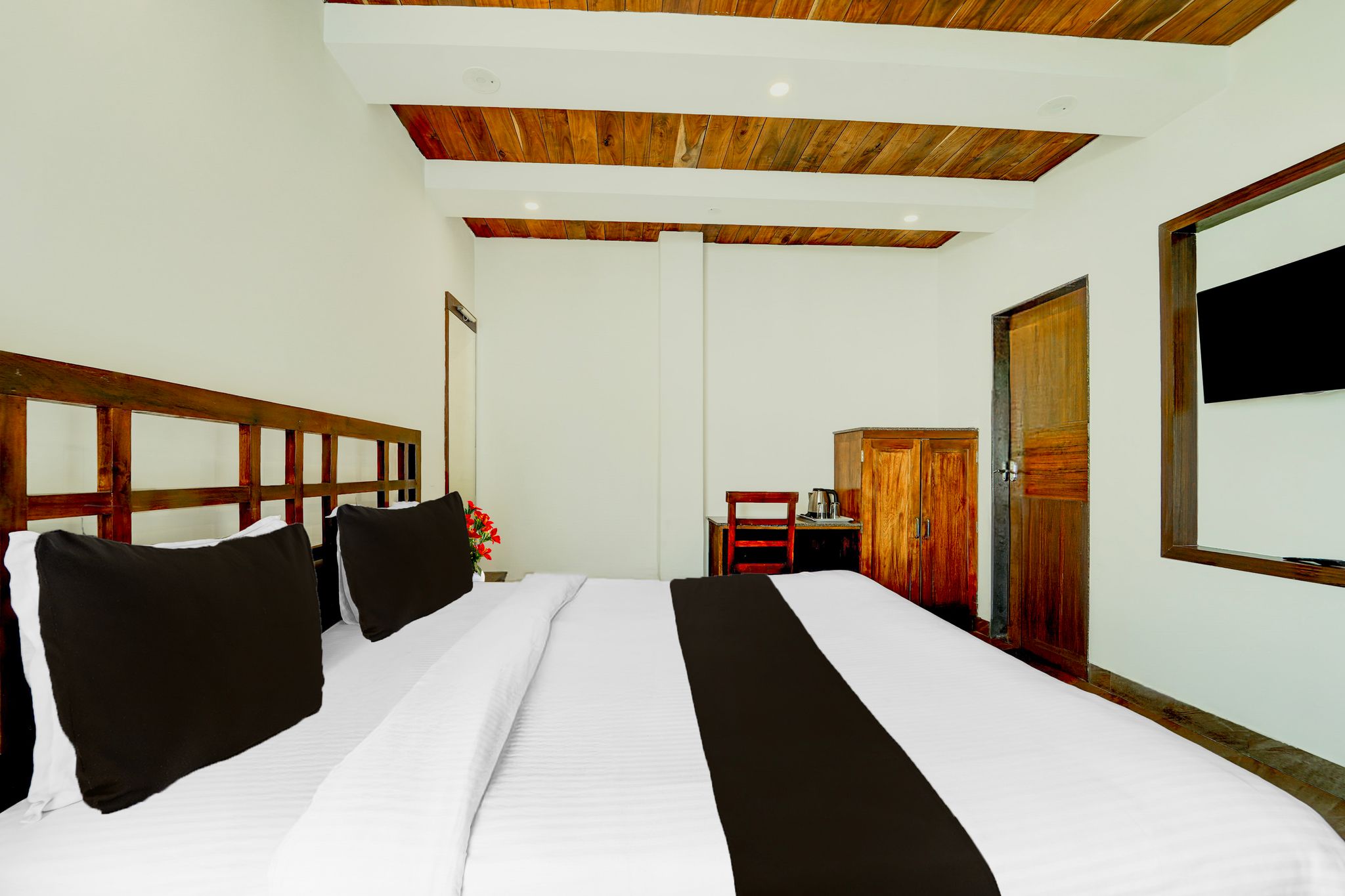 Super Collection O Charing Cross Ooty Classic 3