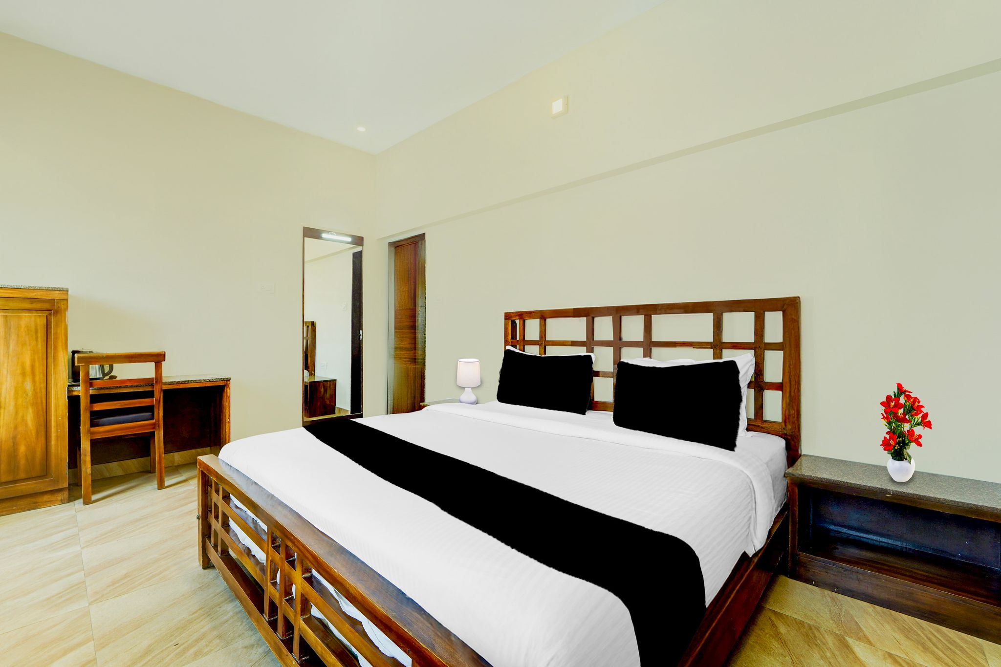 Super Collection O Charing Cross Ooty Classic 12