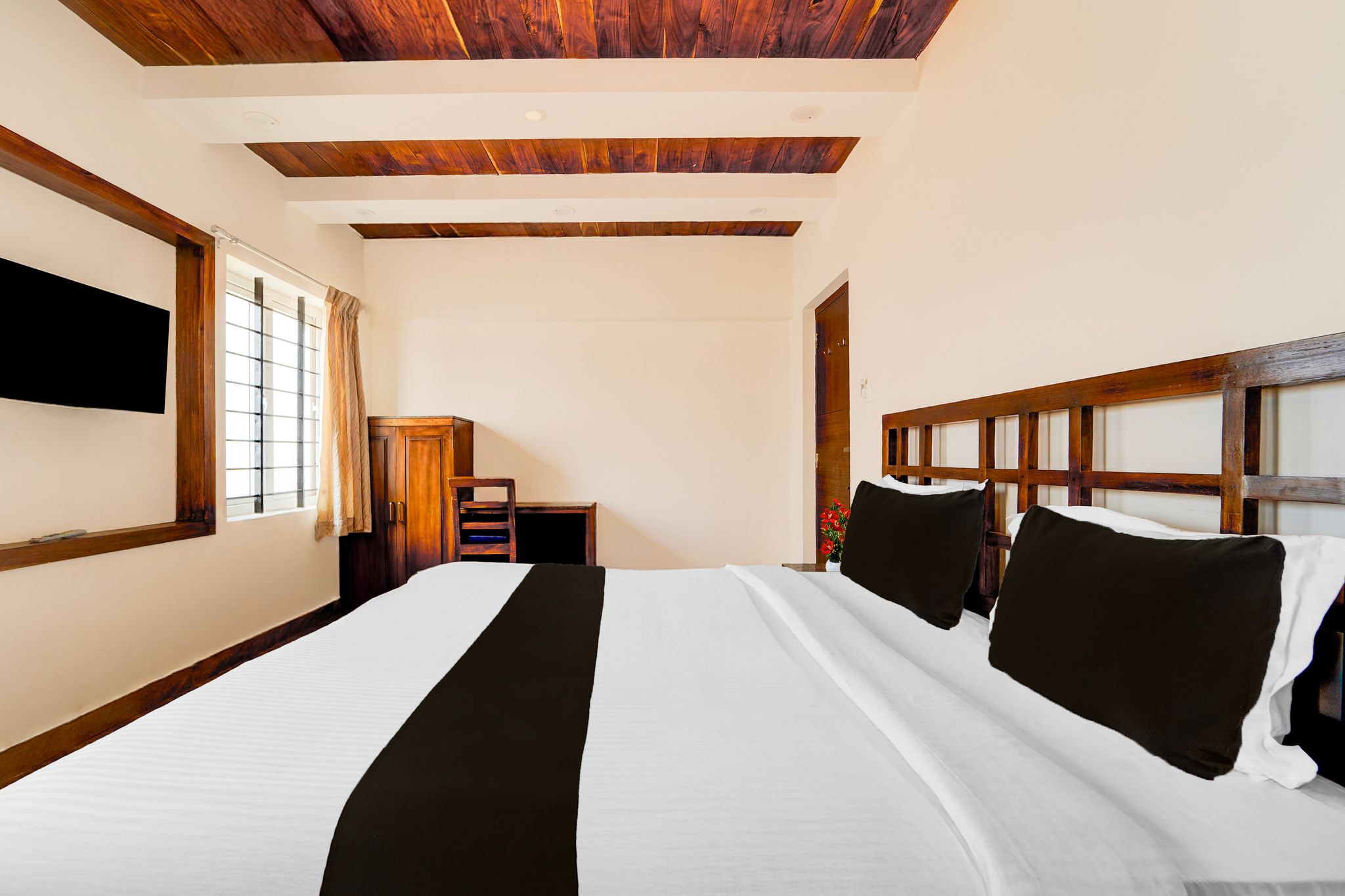 Super Collection O Charing Cross Ooty Classic 4