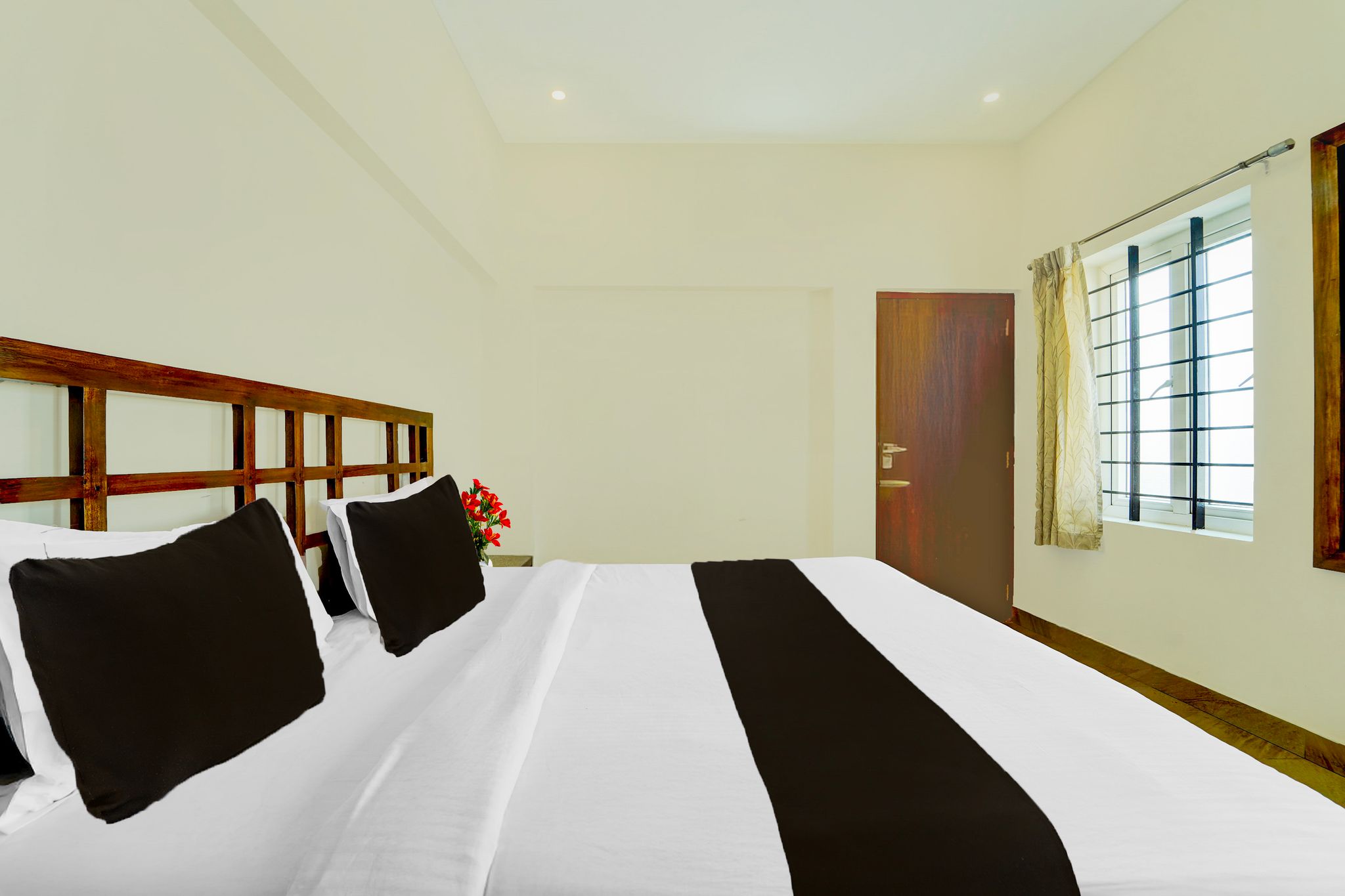 Super Collection O Charing Cross Ooty Classic 2