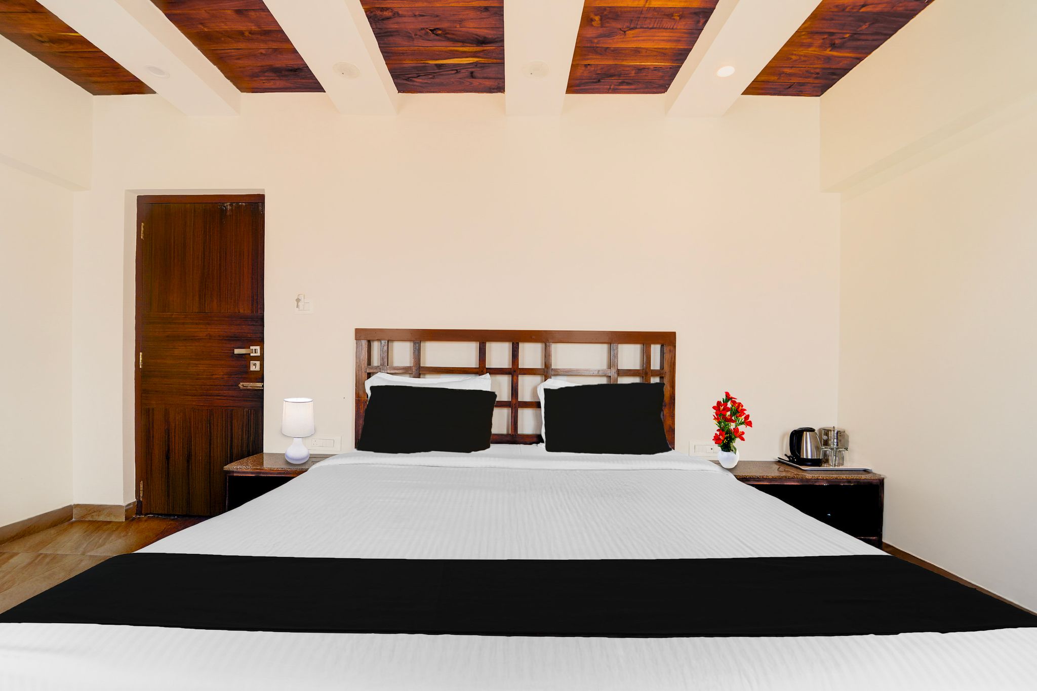 Super Collection O Charing Cross Ooty Classic 10