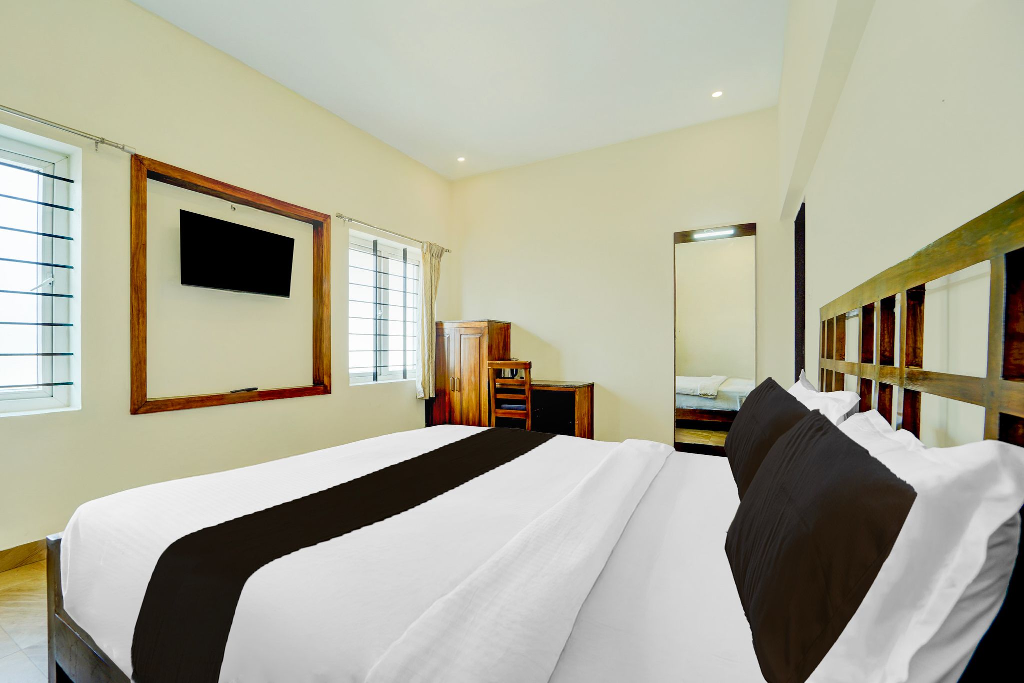 Super Collection O Charing Cross Ooty Classic 6