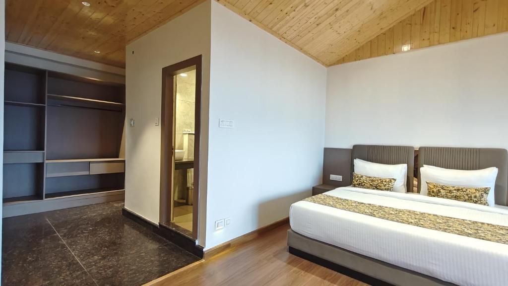 Premium valley view Room with Balcony