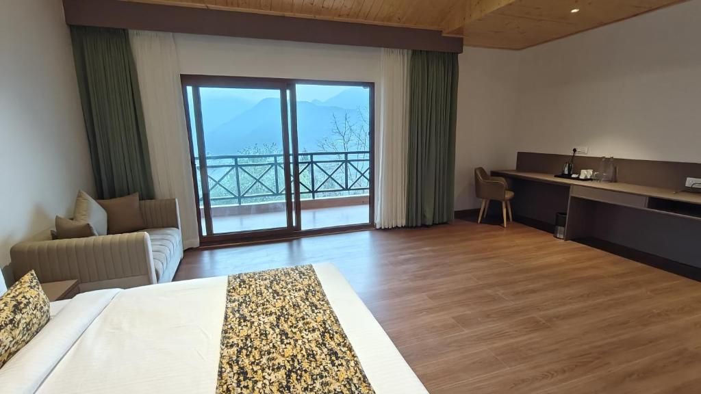 Premium valley view Room with Balcony