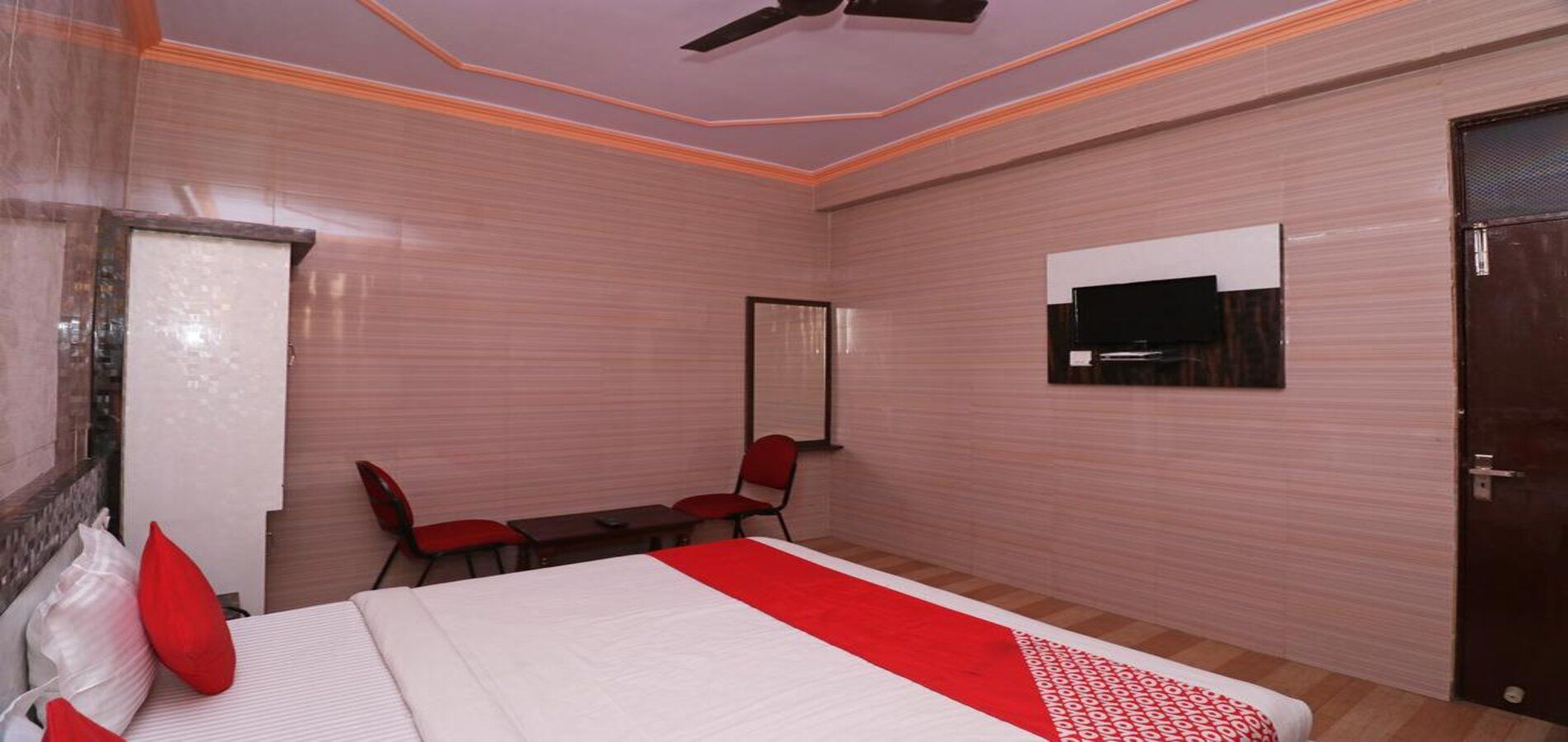 HOTEL P R PALACE Classic Rooms