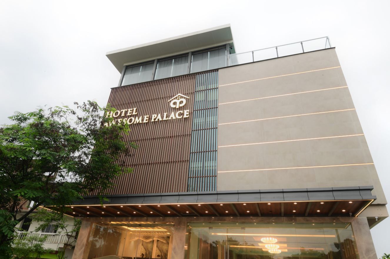Hotel Awesome Palace,Airport