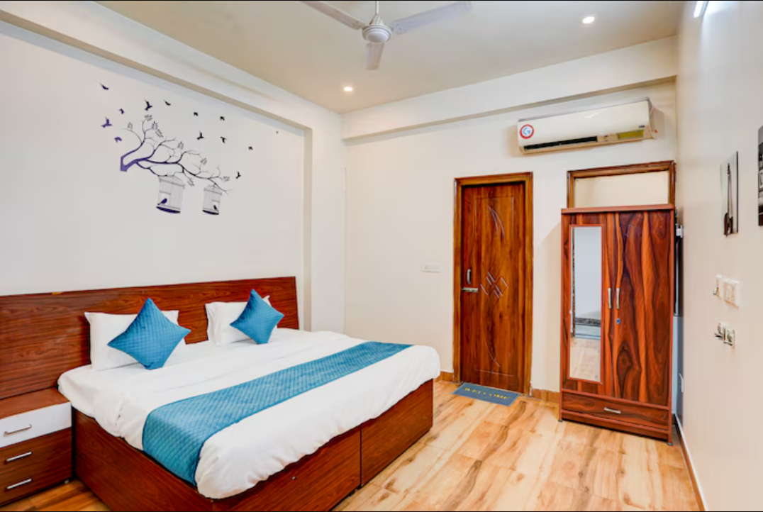 Axel accommodation, Noida