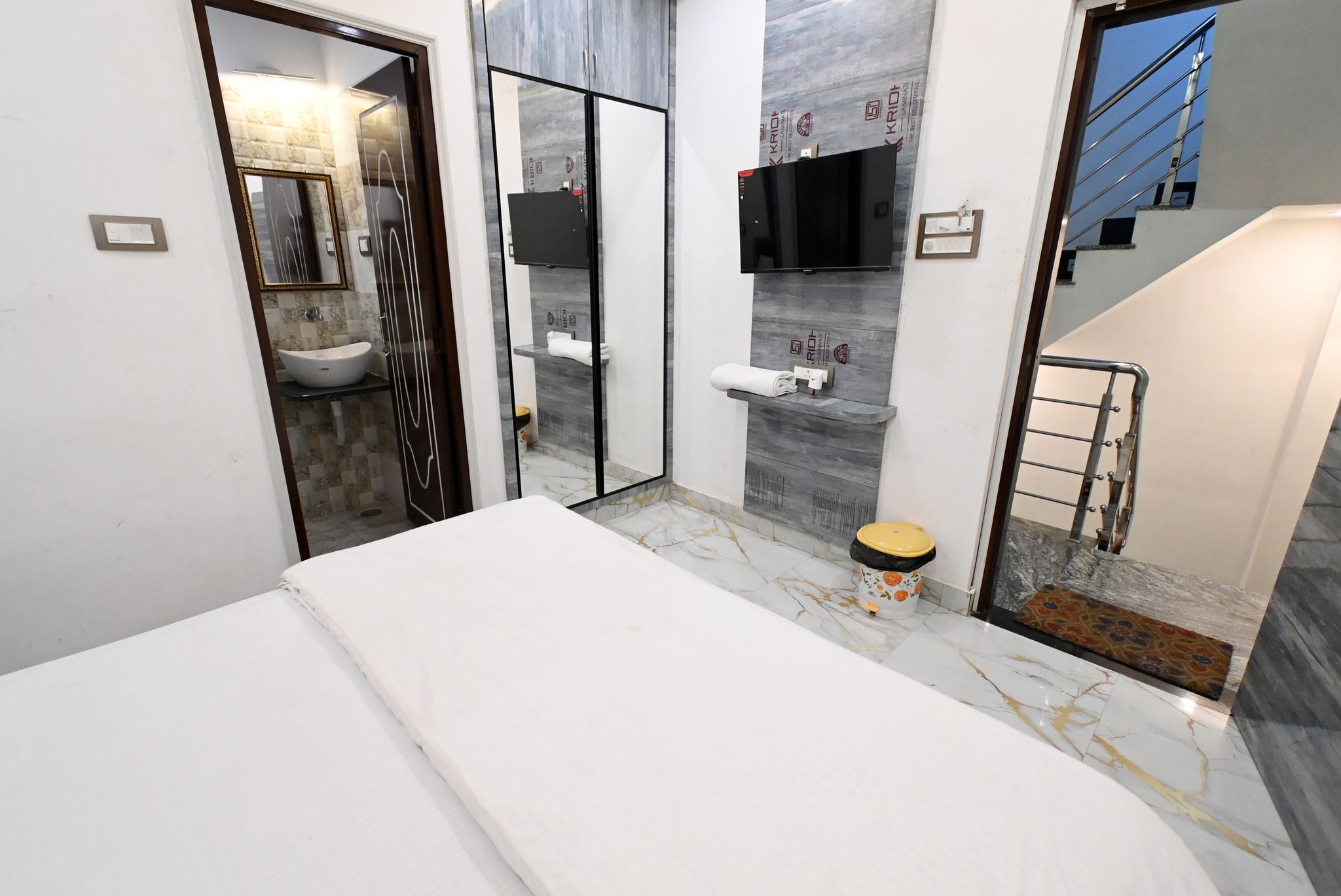 Namah Inn Deluxe Room 16
