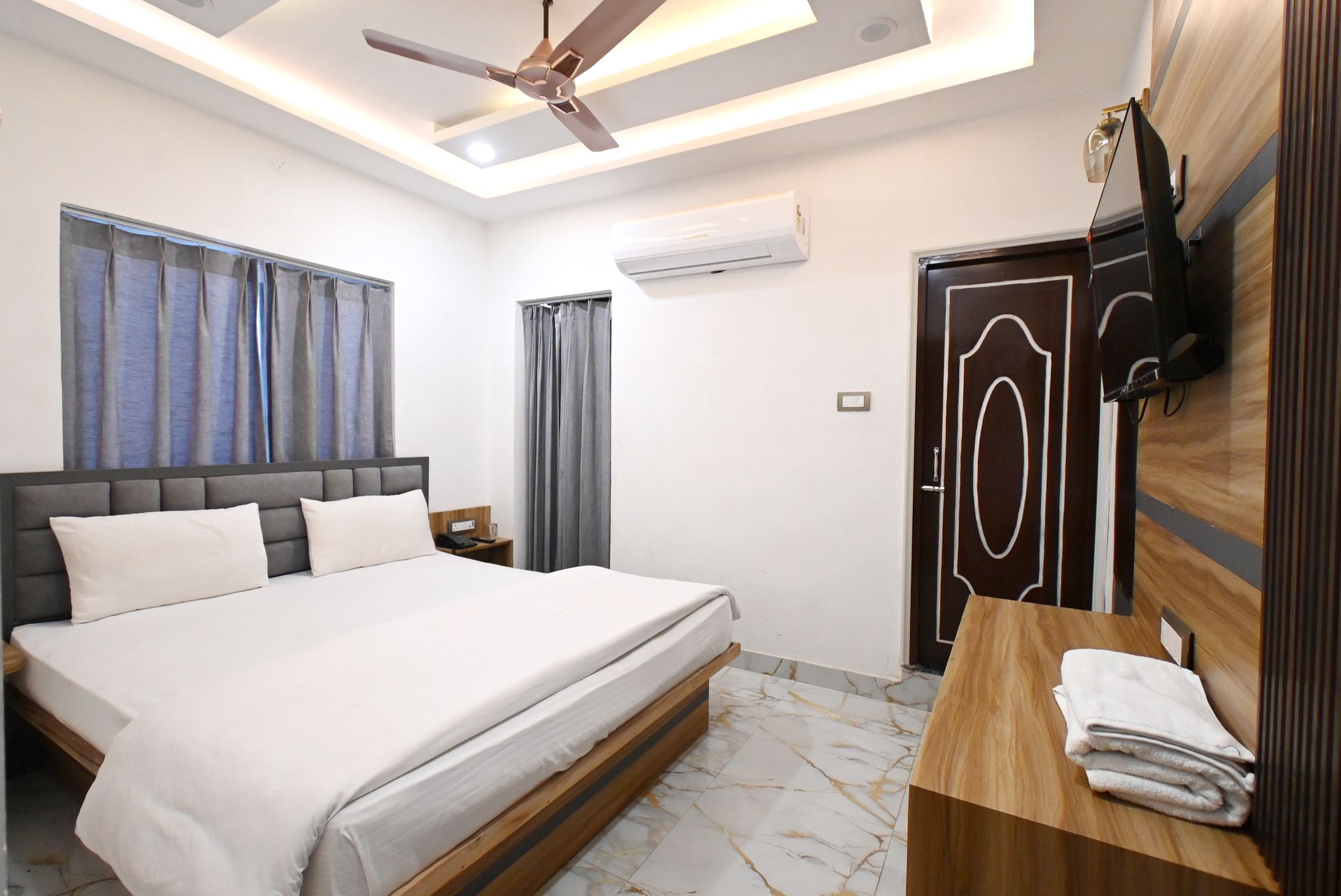 Namah Inn Deluxe Room 8