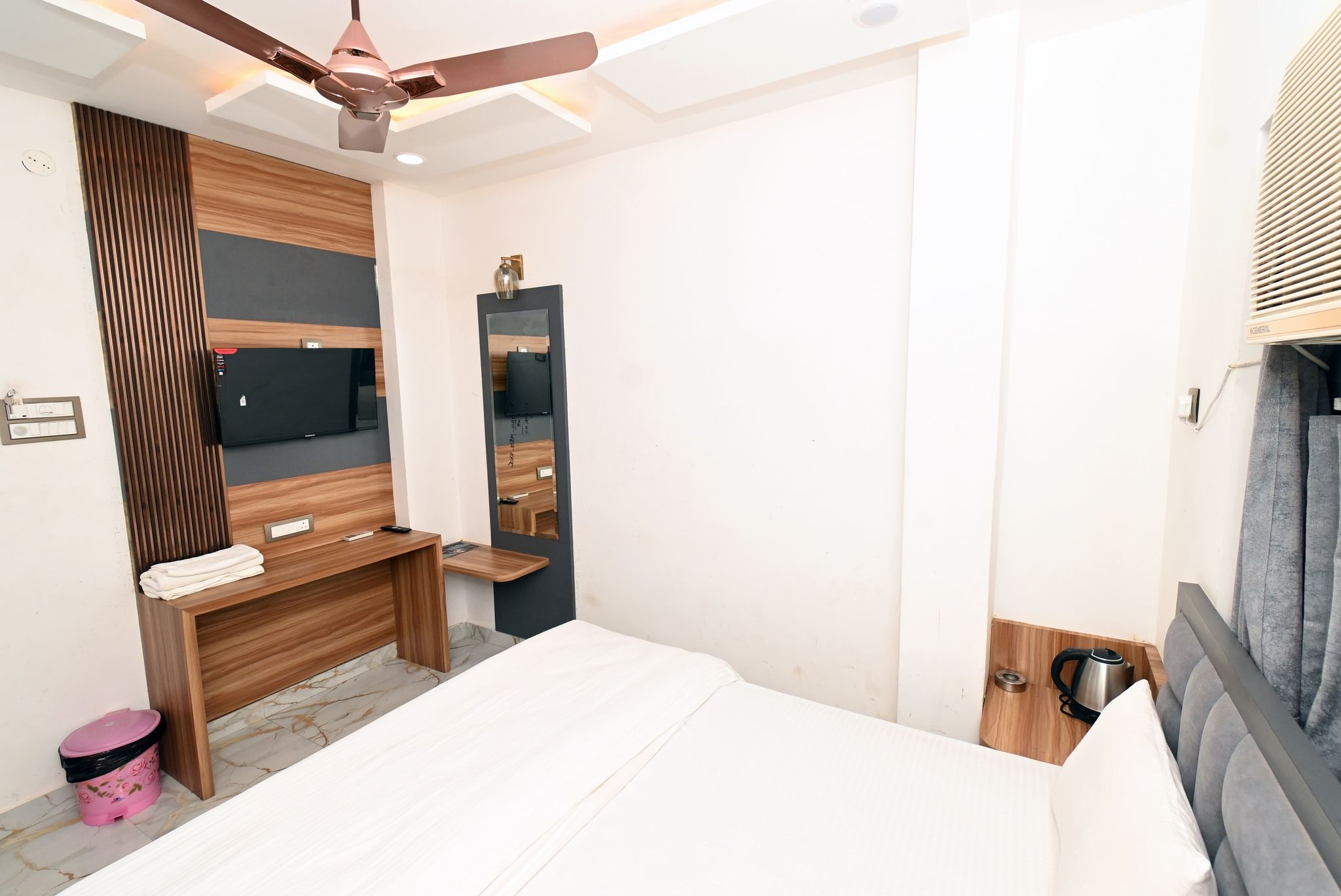 Namah Inn Deluxe Room 4