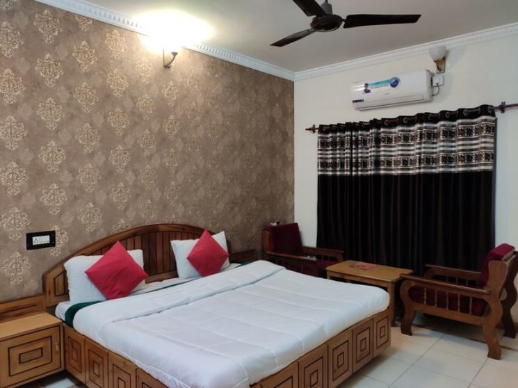 Deluxe Room With AC