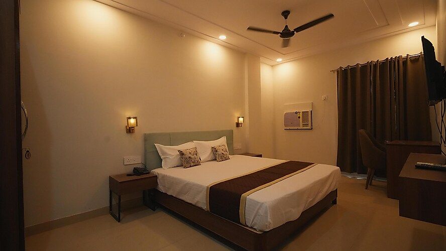 Hotel Utsav Inn Super Deluxe Room 3