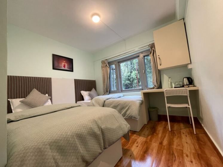 Standard twin room