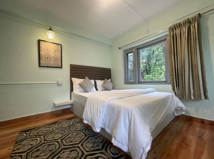 Deluxe Queen room