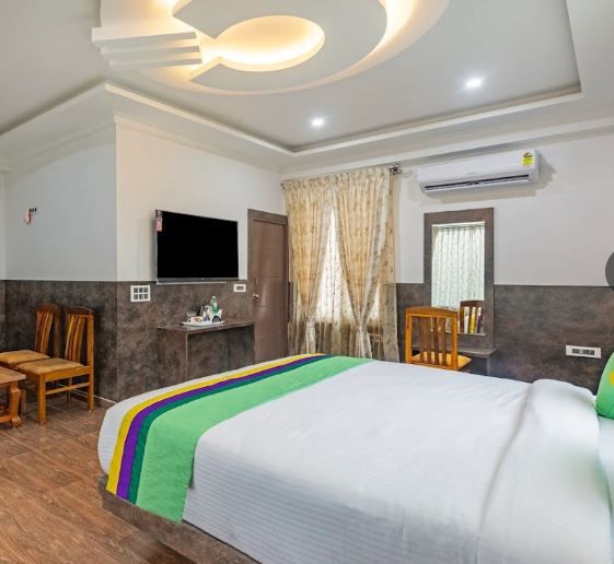 Executive AC Room 