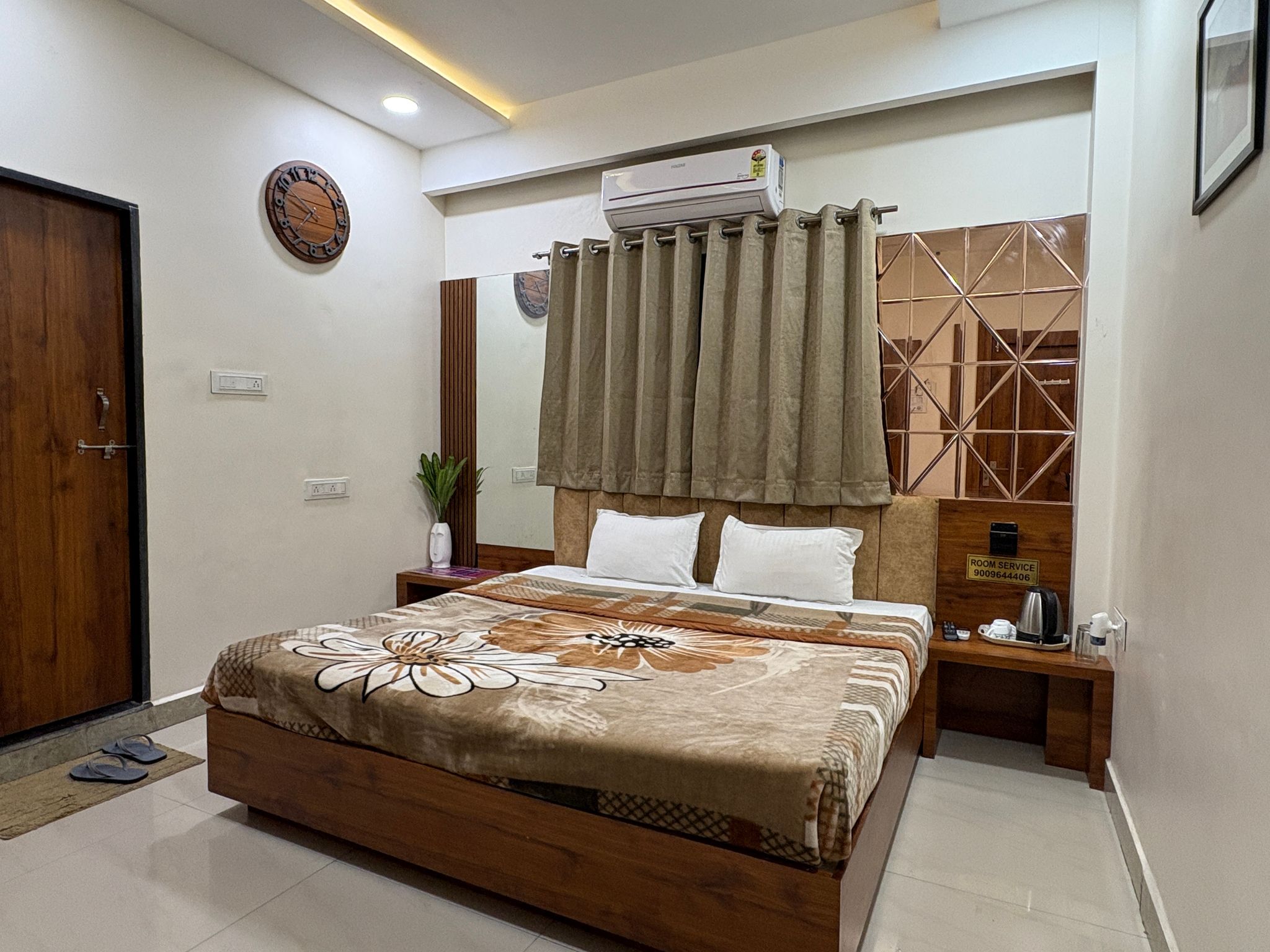 Hotel Anantshree LUXURY ROOM non ac 4