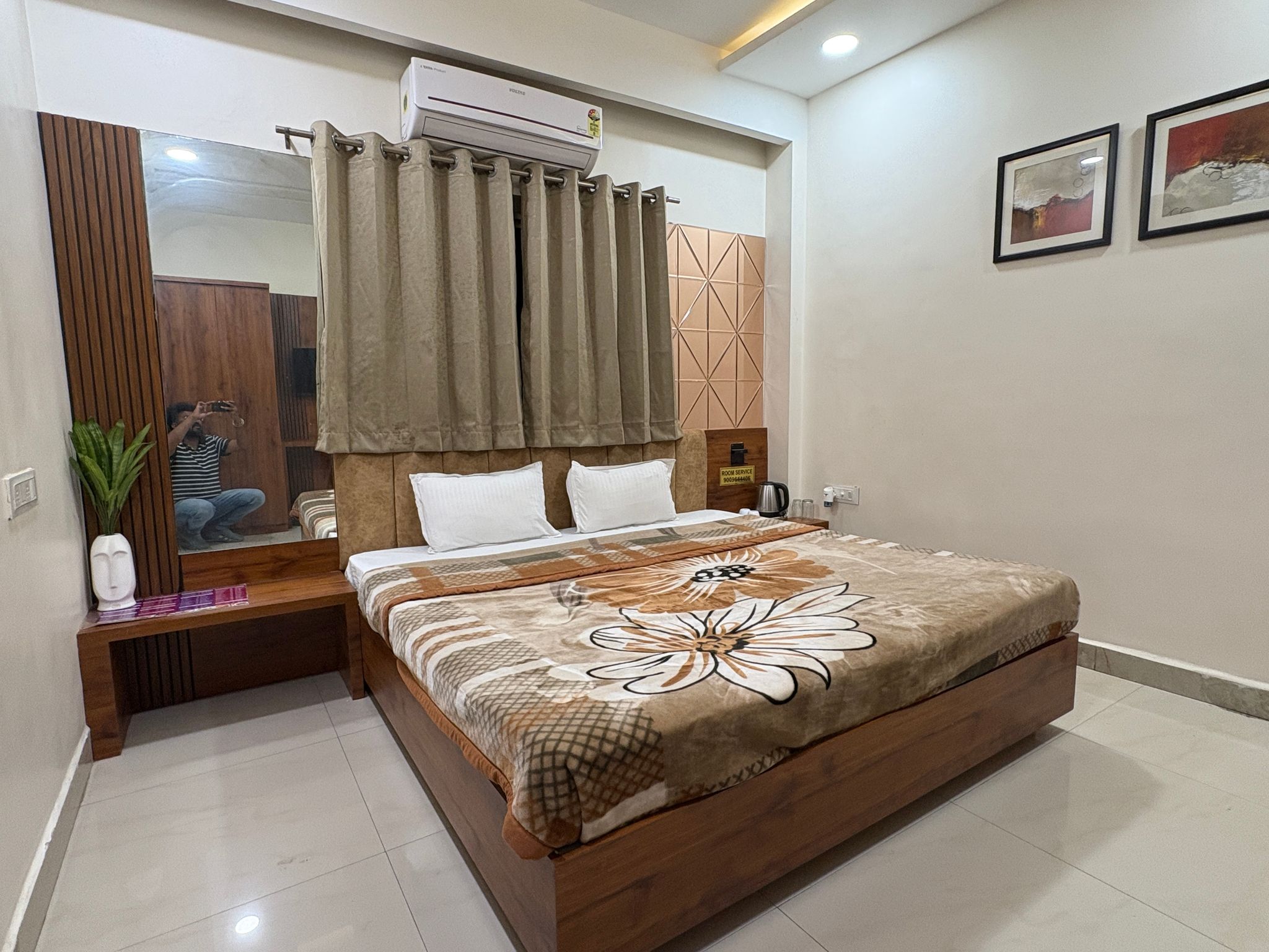 Hotel Anantshree LUXURY ROOM non ac