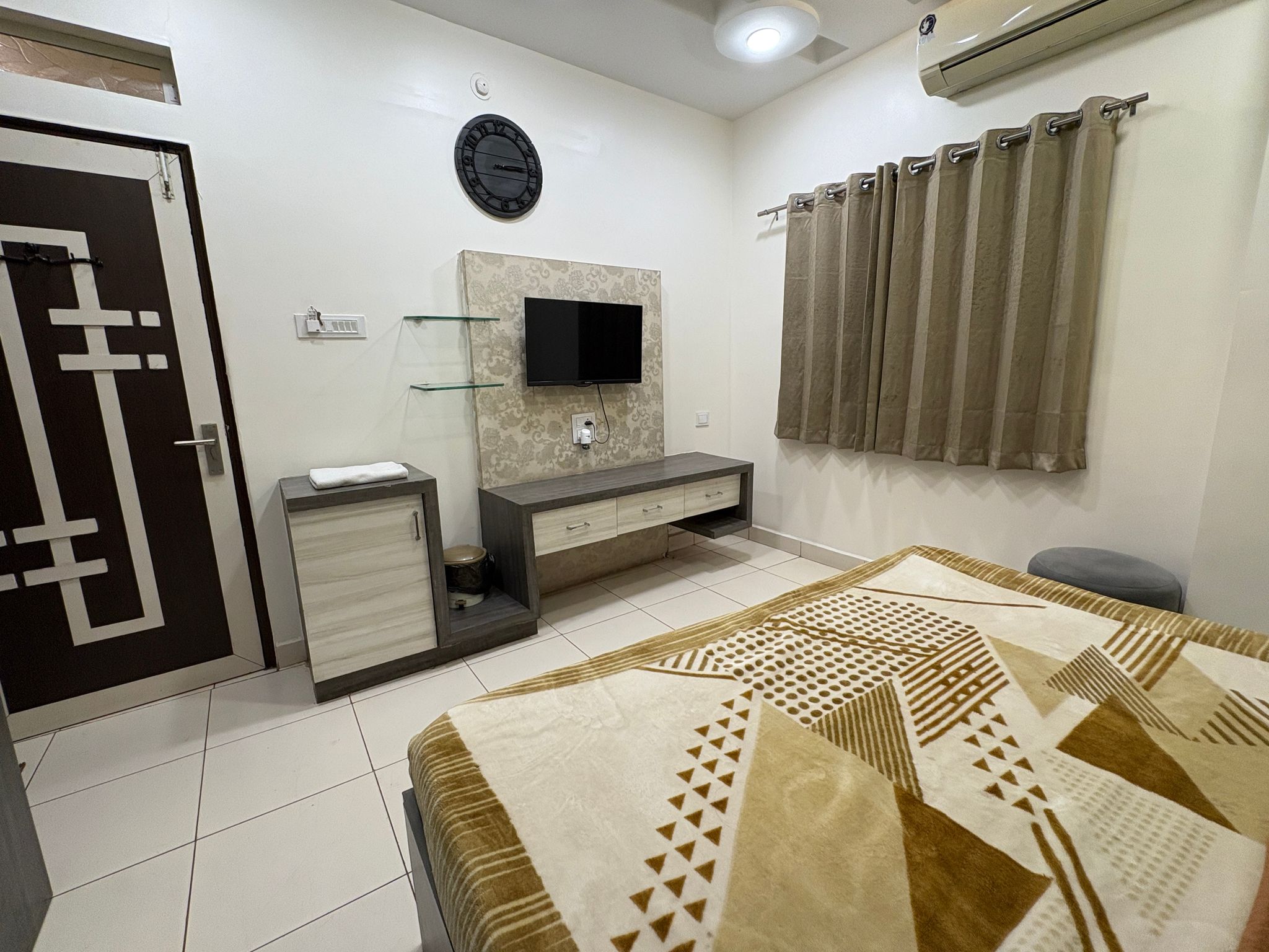 Hotel Anantshree LUXURY ROOM non ac 7