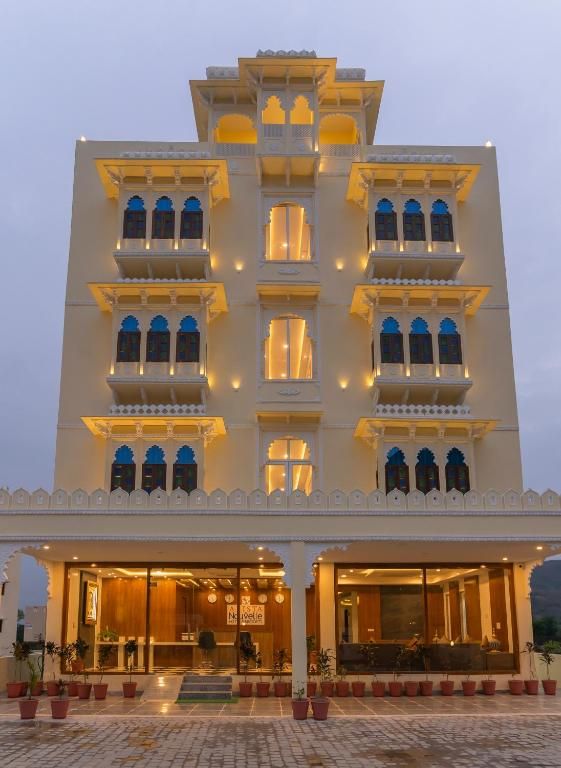 ARISTA - A Luxury Resort