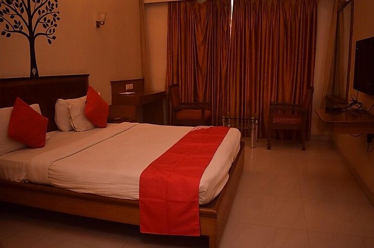 Hotel Dhiraj Deluxe Room 5